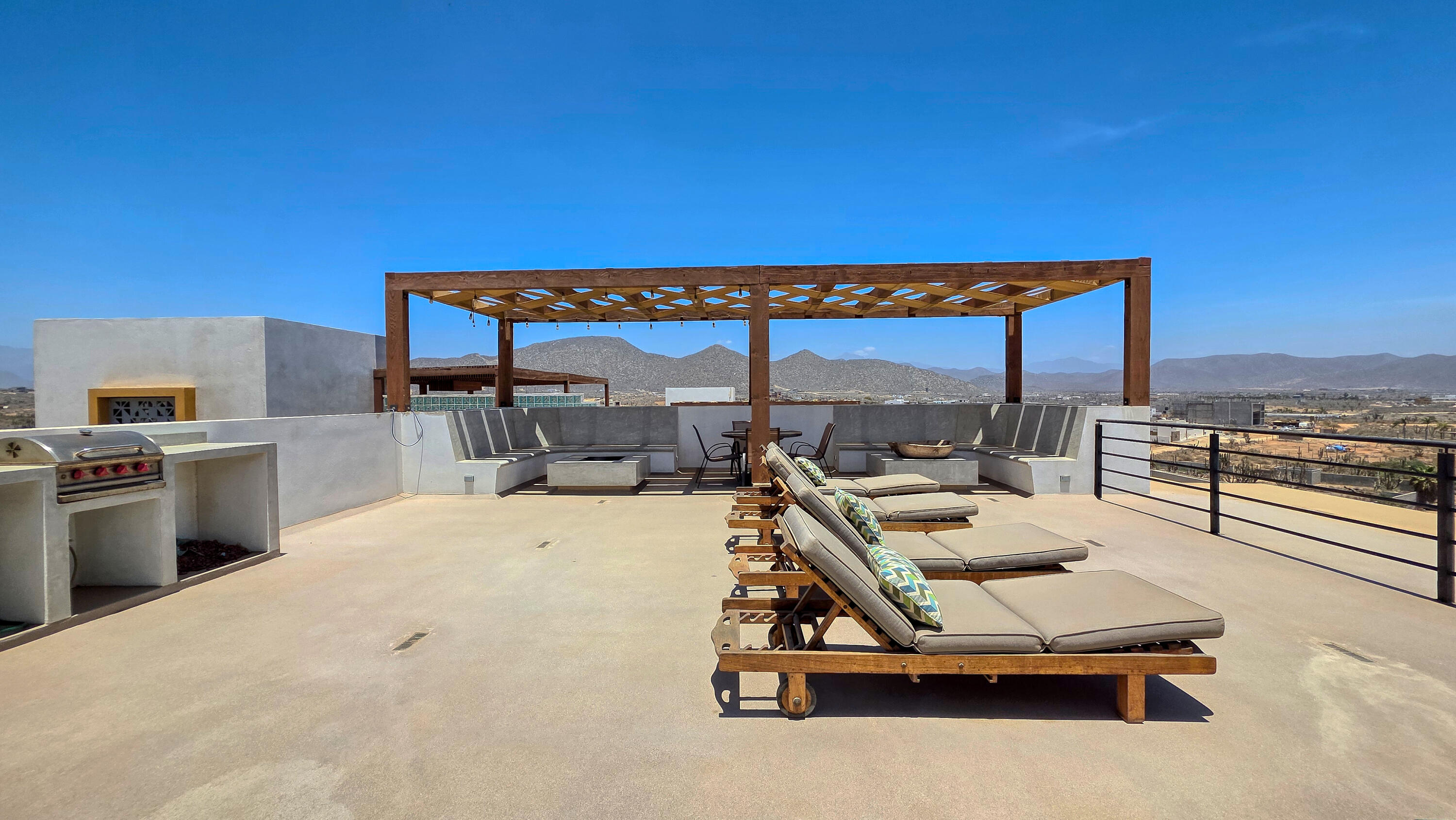 Vista Cerritos Penthouse