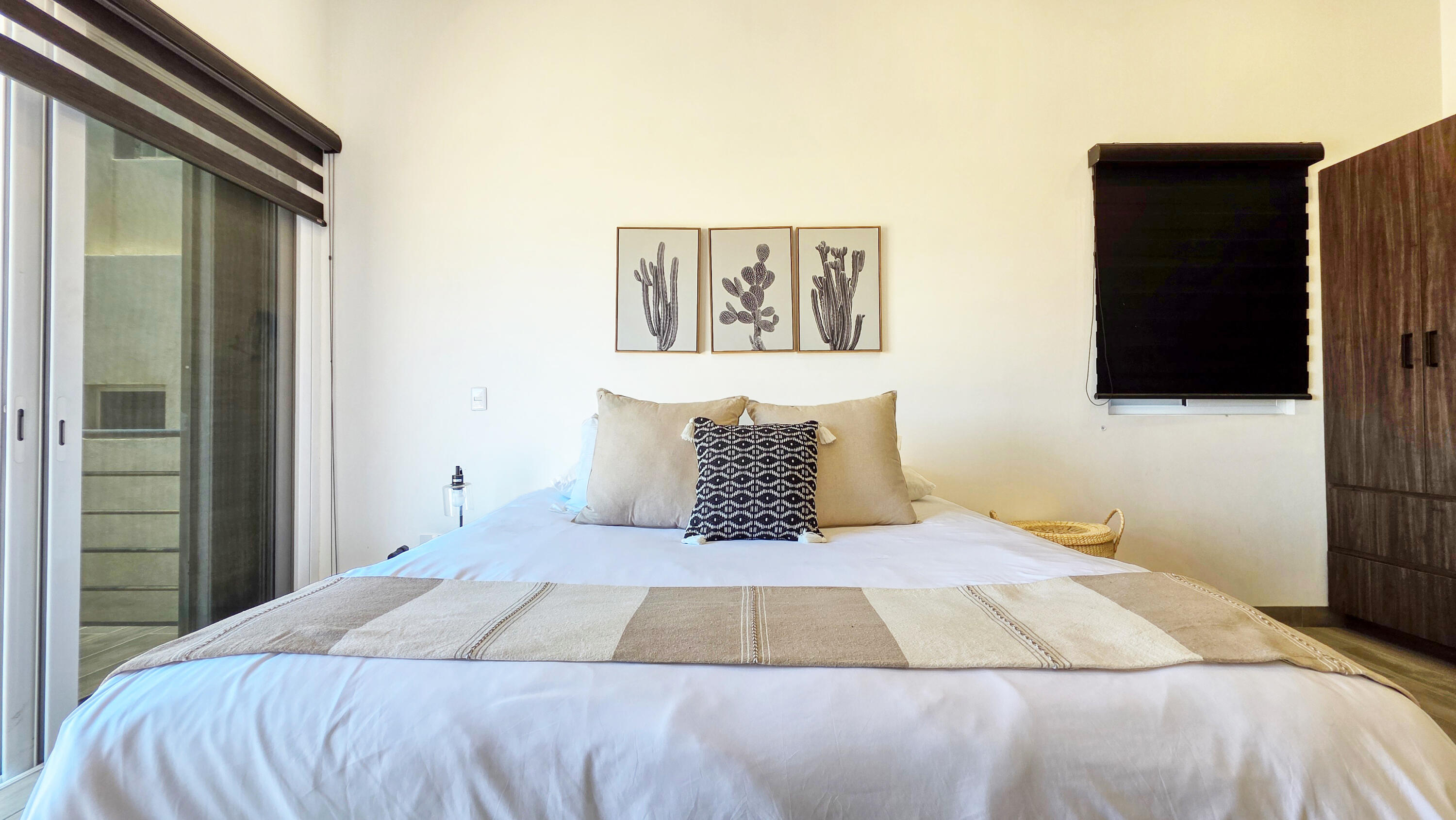 Vista Cerritos Penthouse