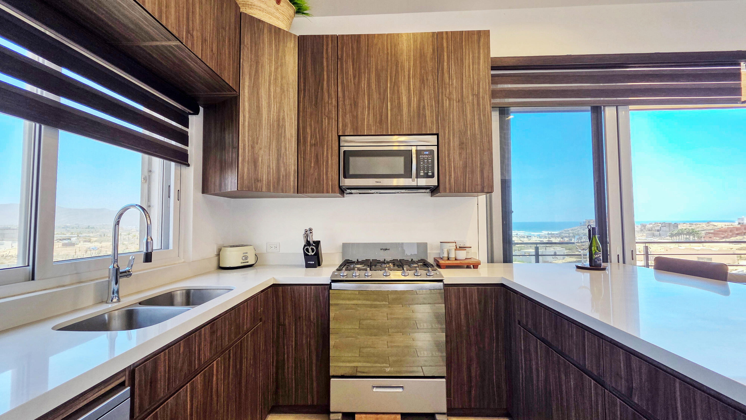 Vista Cerritos Penthouse