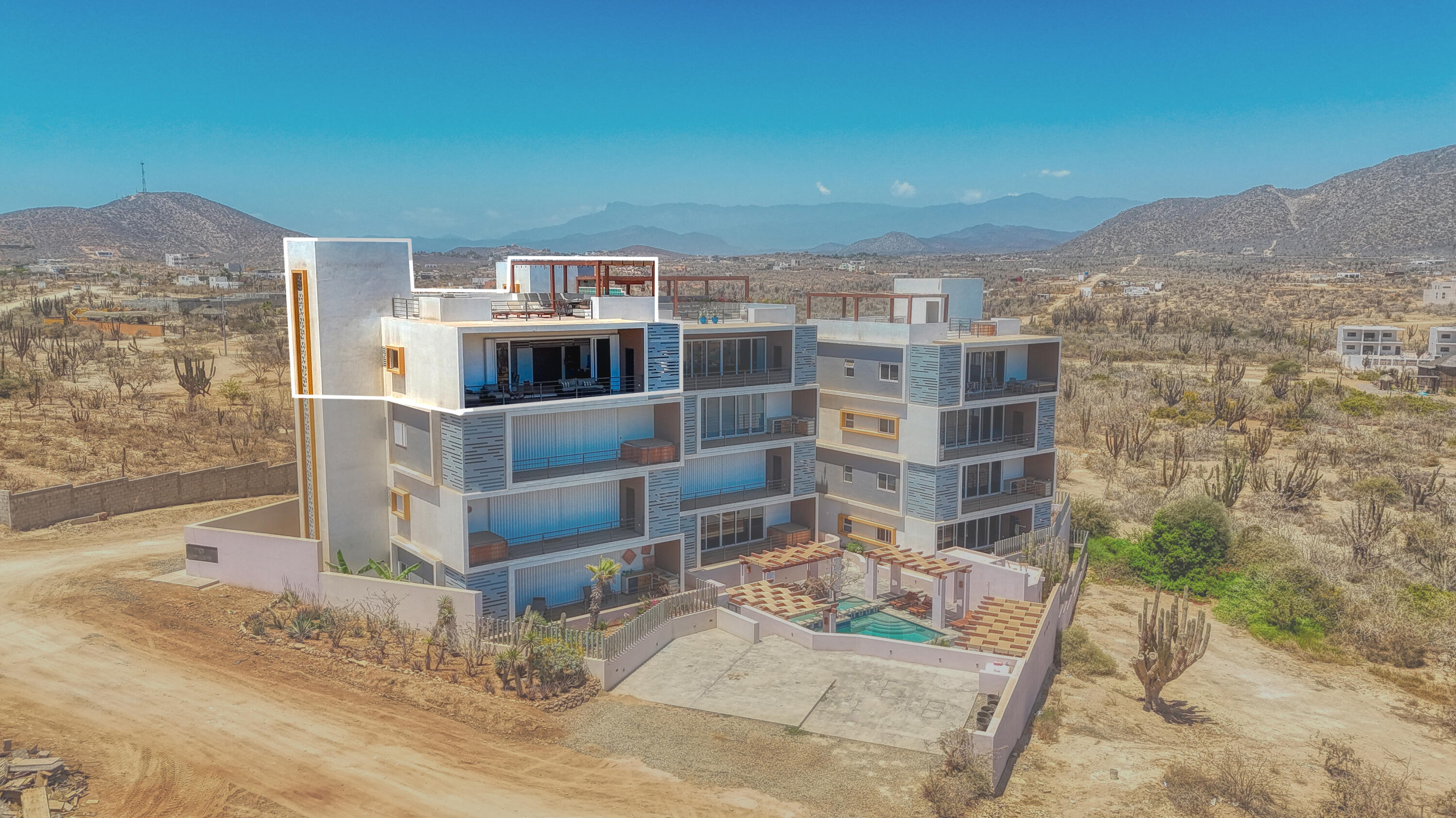 Vista Cerritos Penthouse