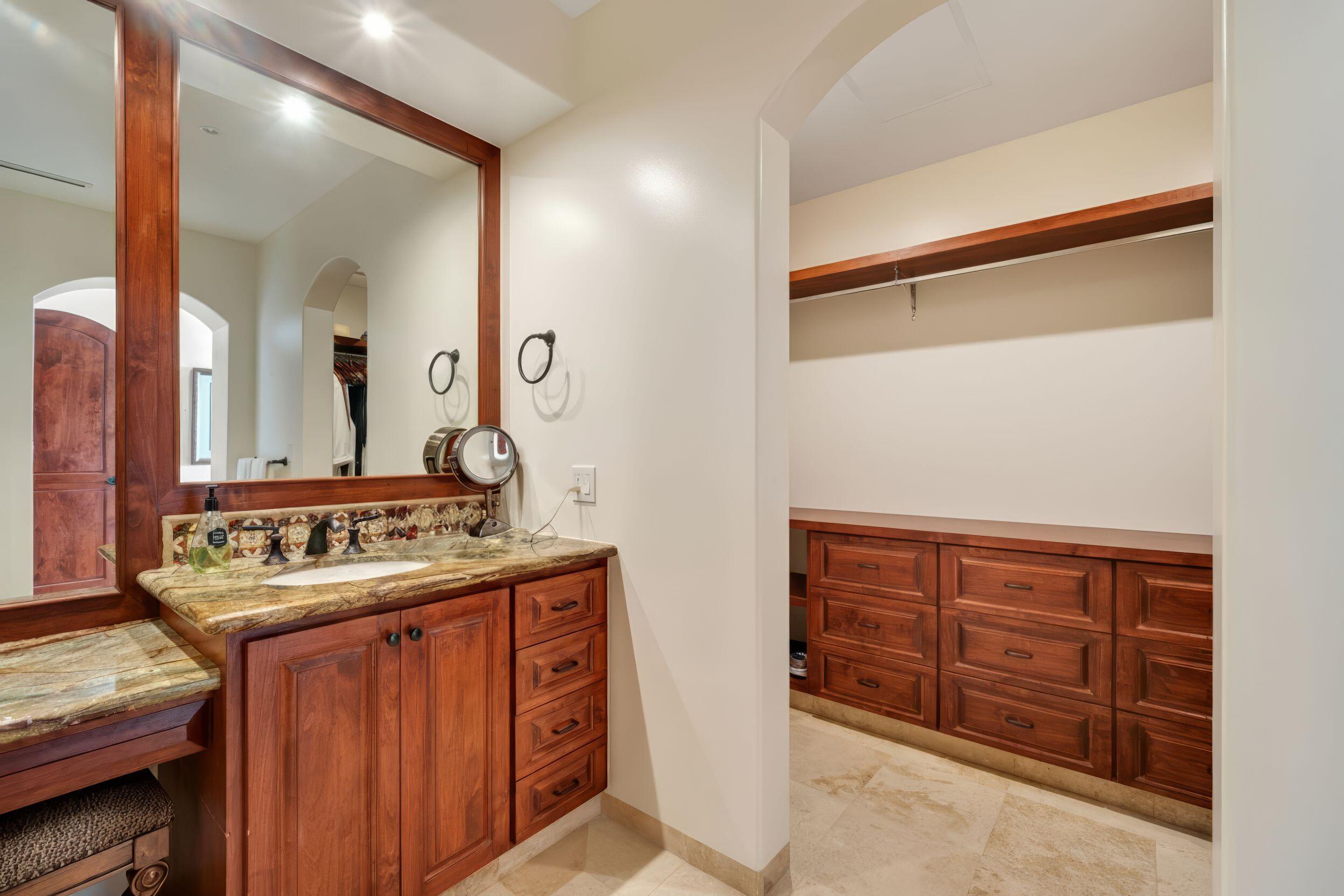 Encanto de La Laguna, Las Olas