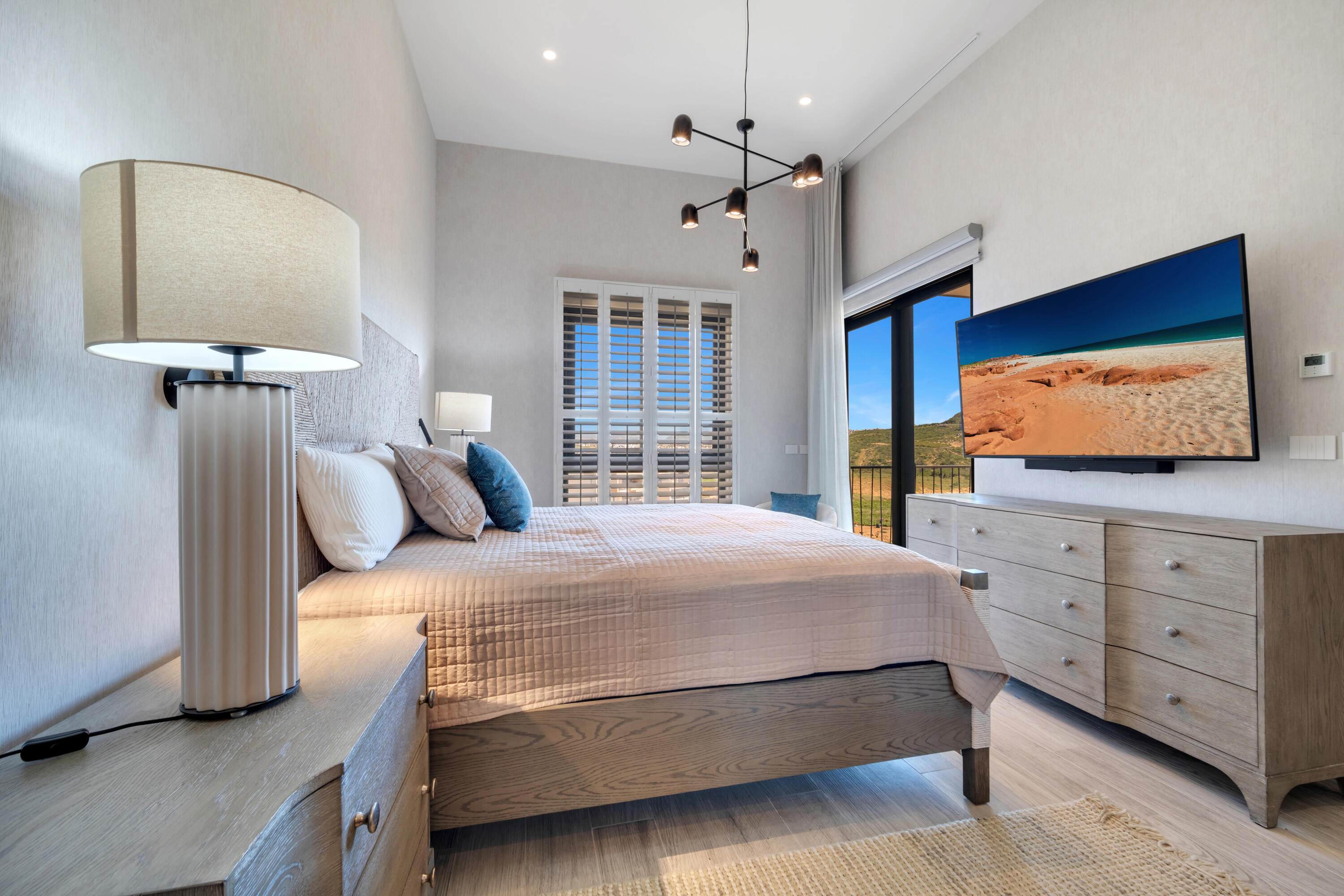 4 bedroom Turnkey Luxury Residence Condo, Alvar Front Row Ocean View PH