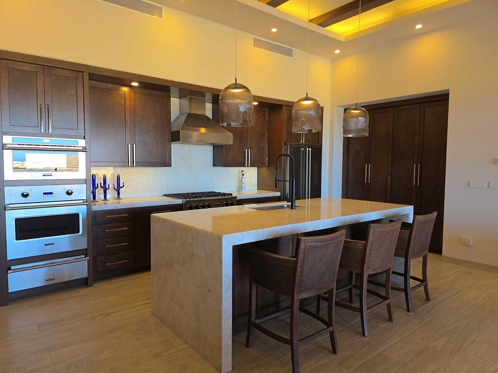 4 bedroom Turnkey Luxury Residence Condo, Alvar Front Row Ocean View PH