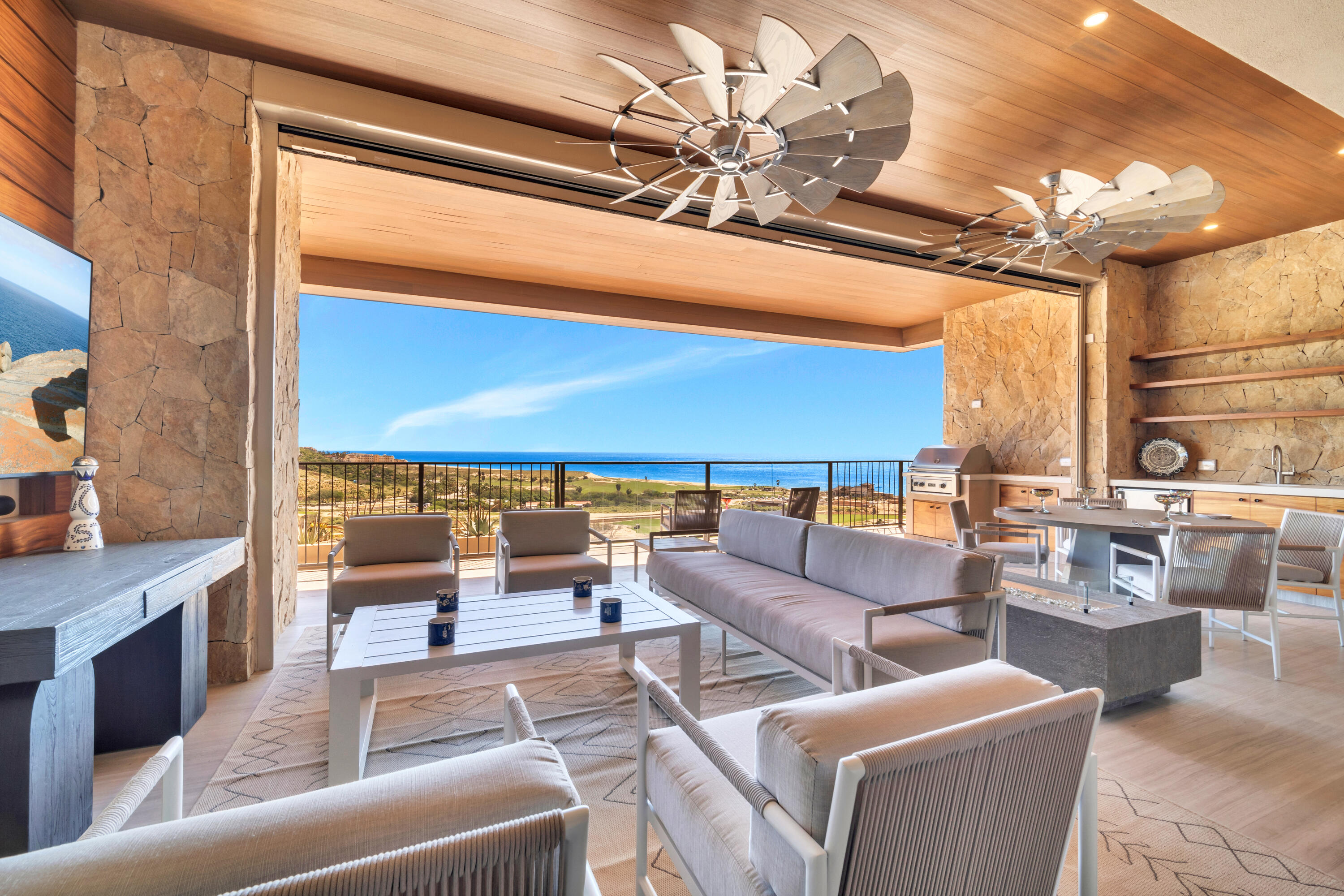 4 bedroom Turnkey Luxury Residence Condo, Alvar Front Row Ocean View PH