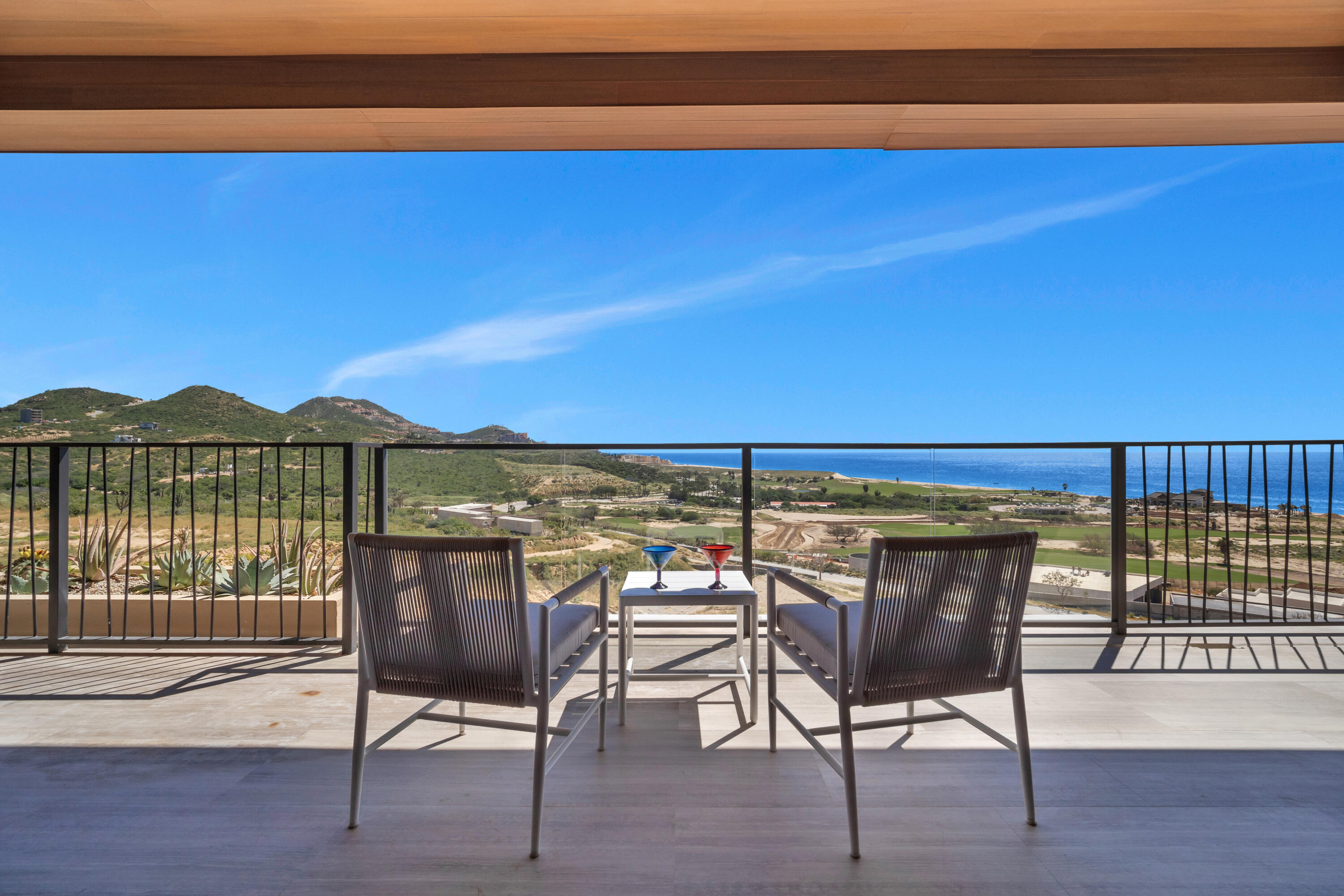 4 bedroom Turnkey Luxury Residence Condo, Alvar Front Row Ocean View PH