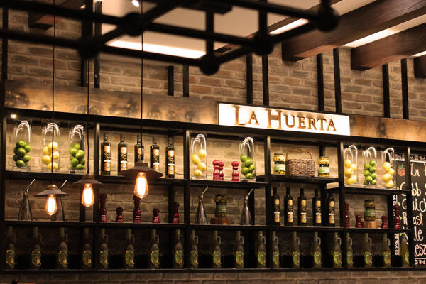 4 bedroom Turnkey Luxury Residence Condo, Alvar Front Row Ocean View PH