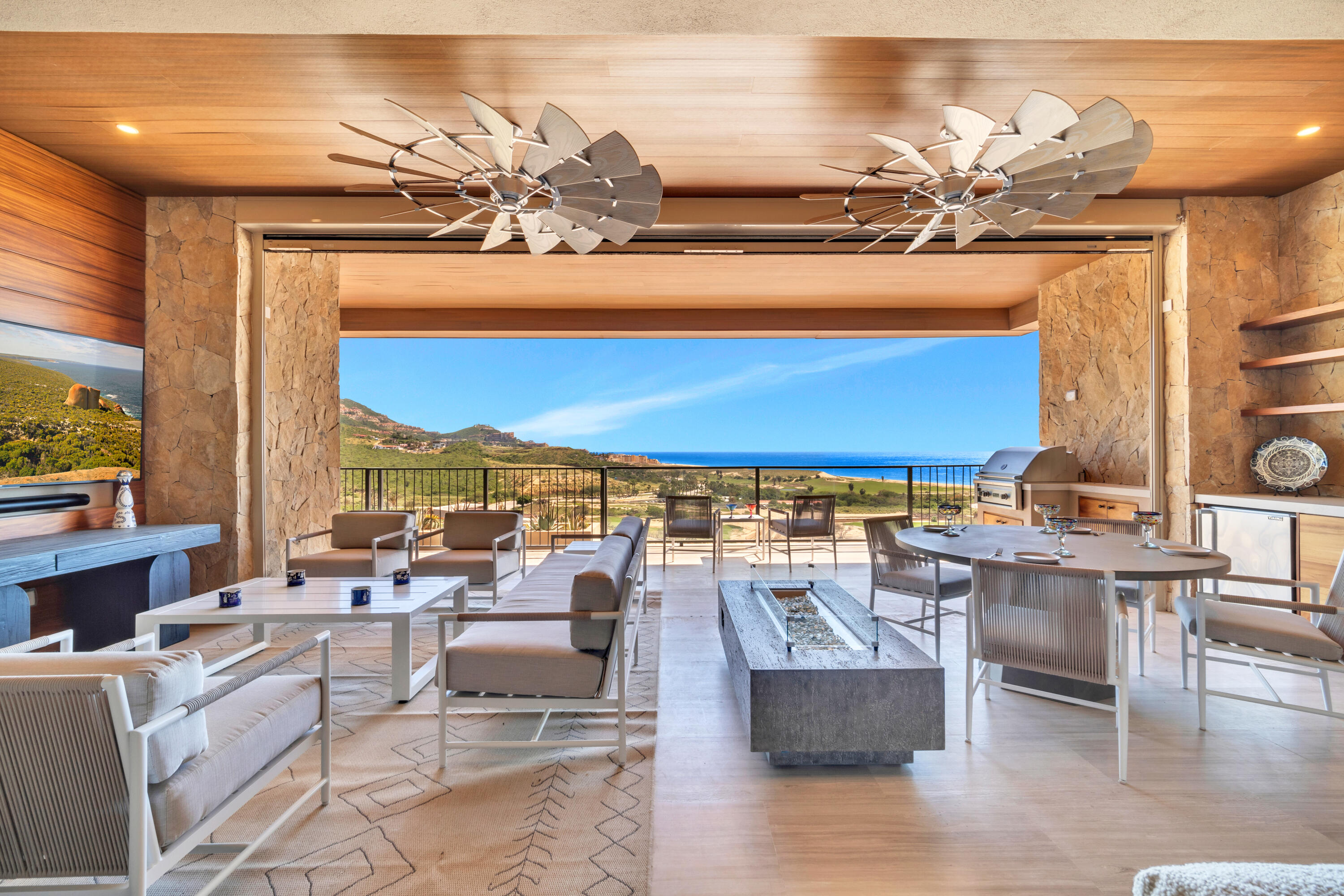 4 bedroom Turnkey Luxury Residence Condo, Alvar Front Row Ocean View PH