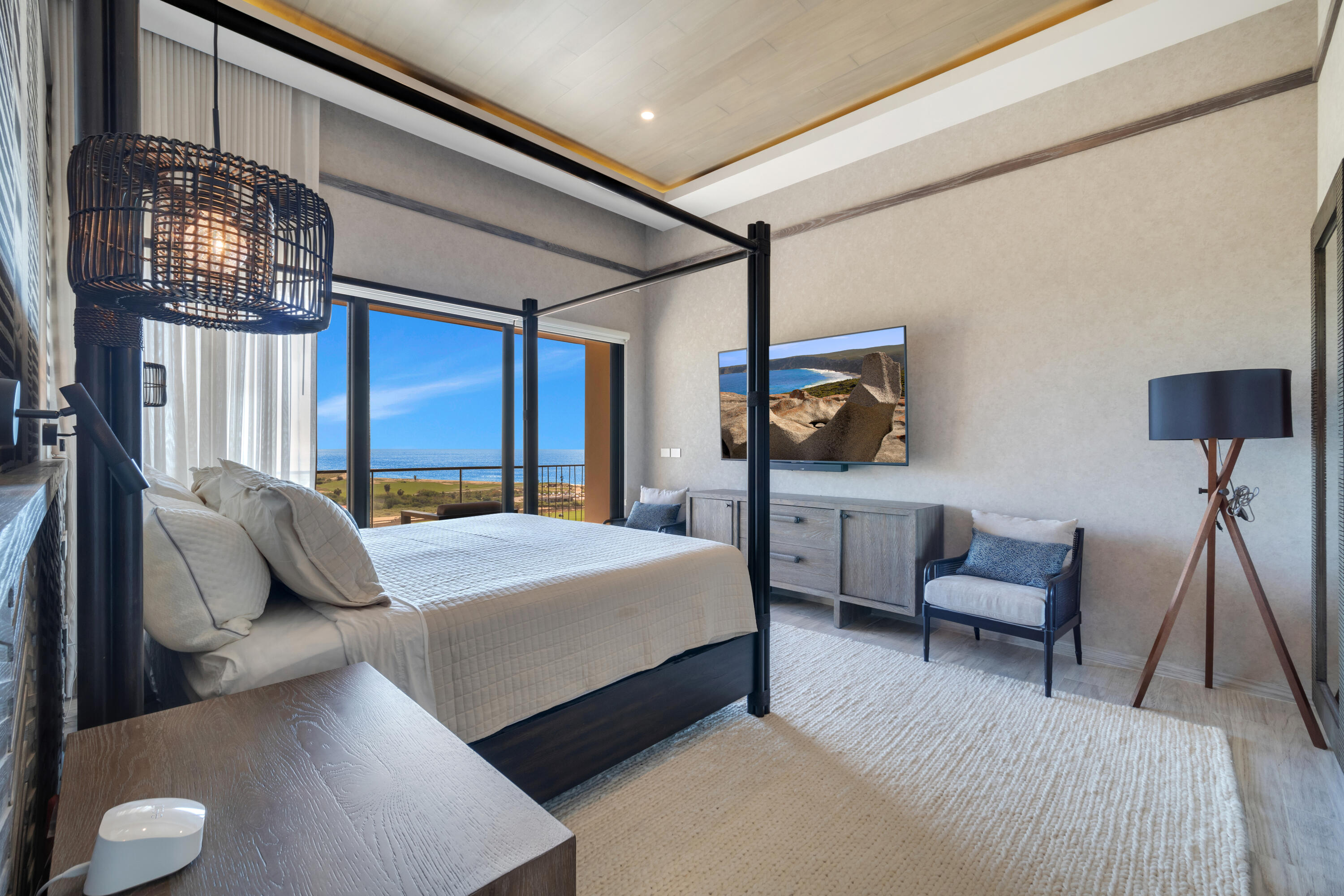 4 bedroom Turnkey Luxury Residence Condo, Alvar Front Row Ocean View PH