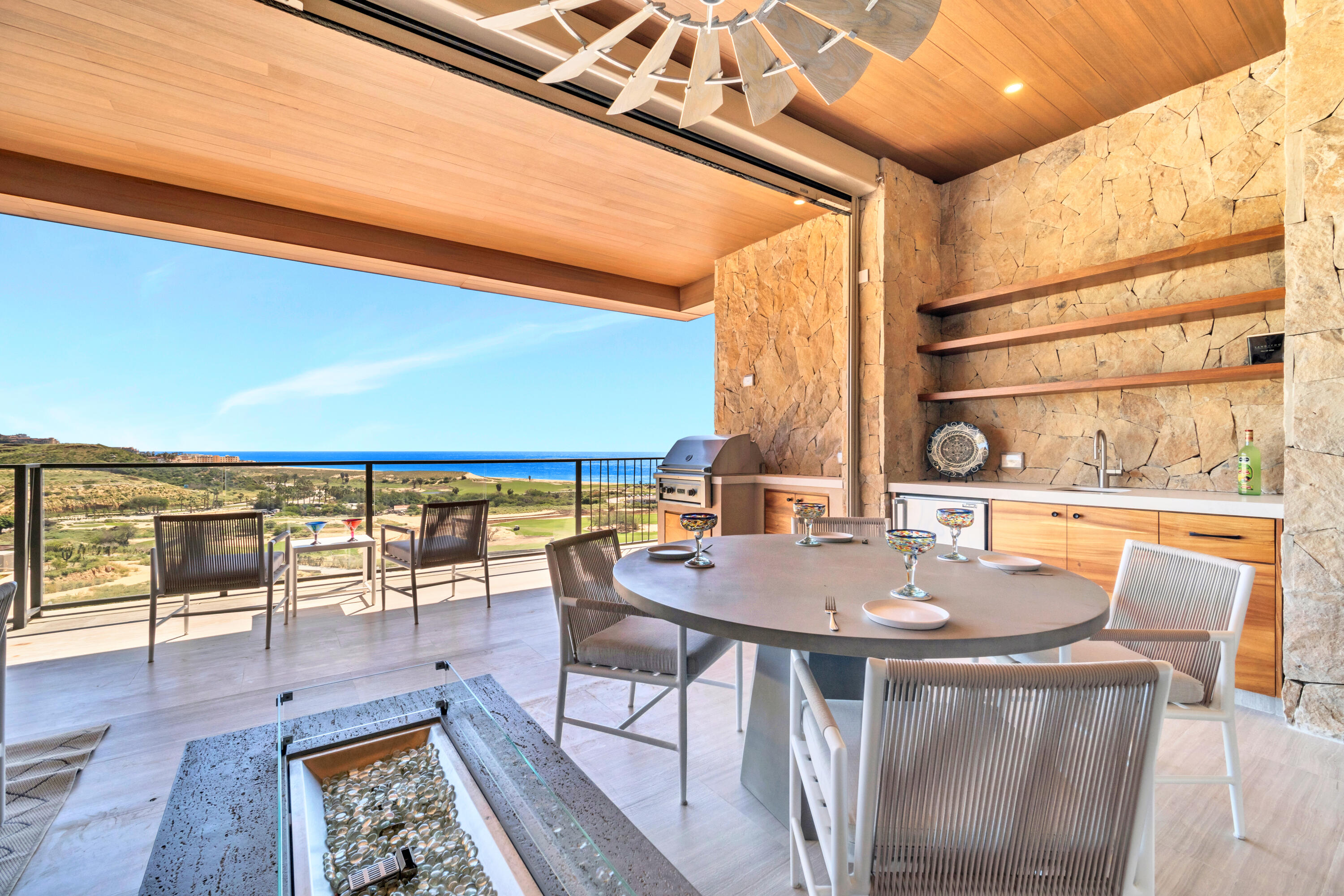 4 bedroom Turnkey Luxury Residence Condo, Alvar Front Row Ocean View PH