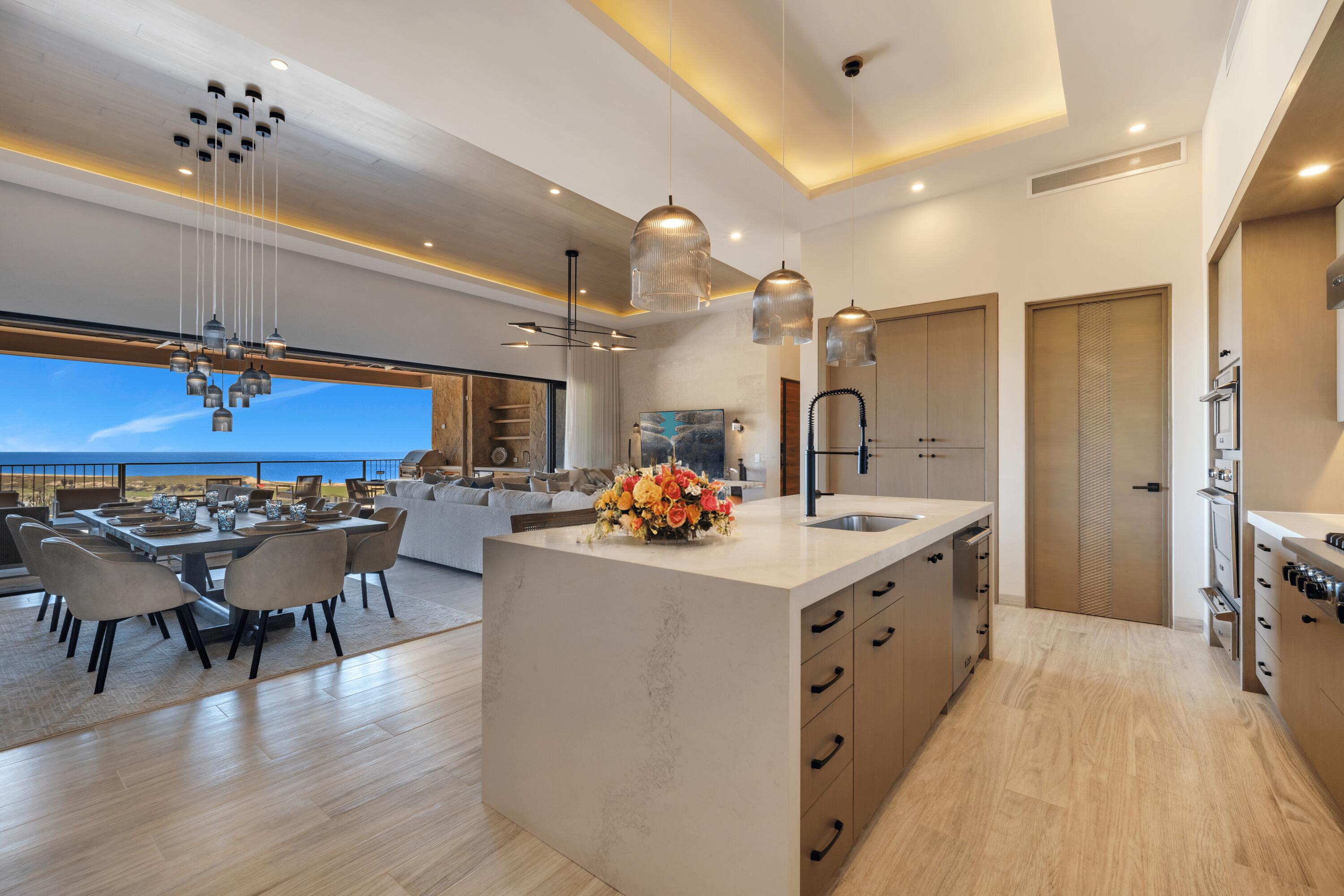 4 bedroom Turnkey Luxury Residence Condo, Alvar Front Row Ocean View PH