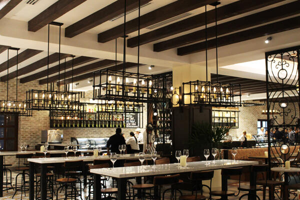 4 bedroom Turnkey Luxury Residence Condo, Alvar Front Row Ocean View PH