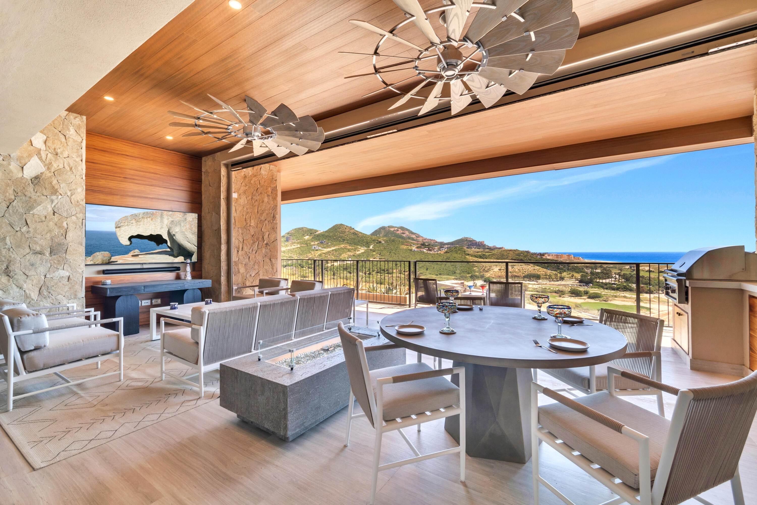 4 bedroom Turnkey Luxury Residence Condo, Alvar Front Row Ocean View PH