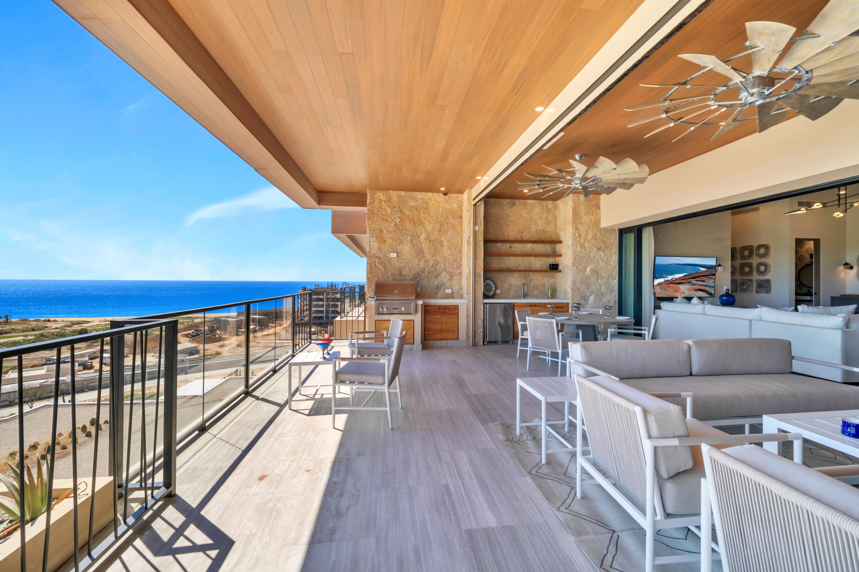 4 bedroom Turnkey Luxury Residence Condo, Alvar Front Row Ocean View PH