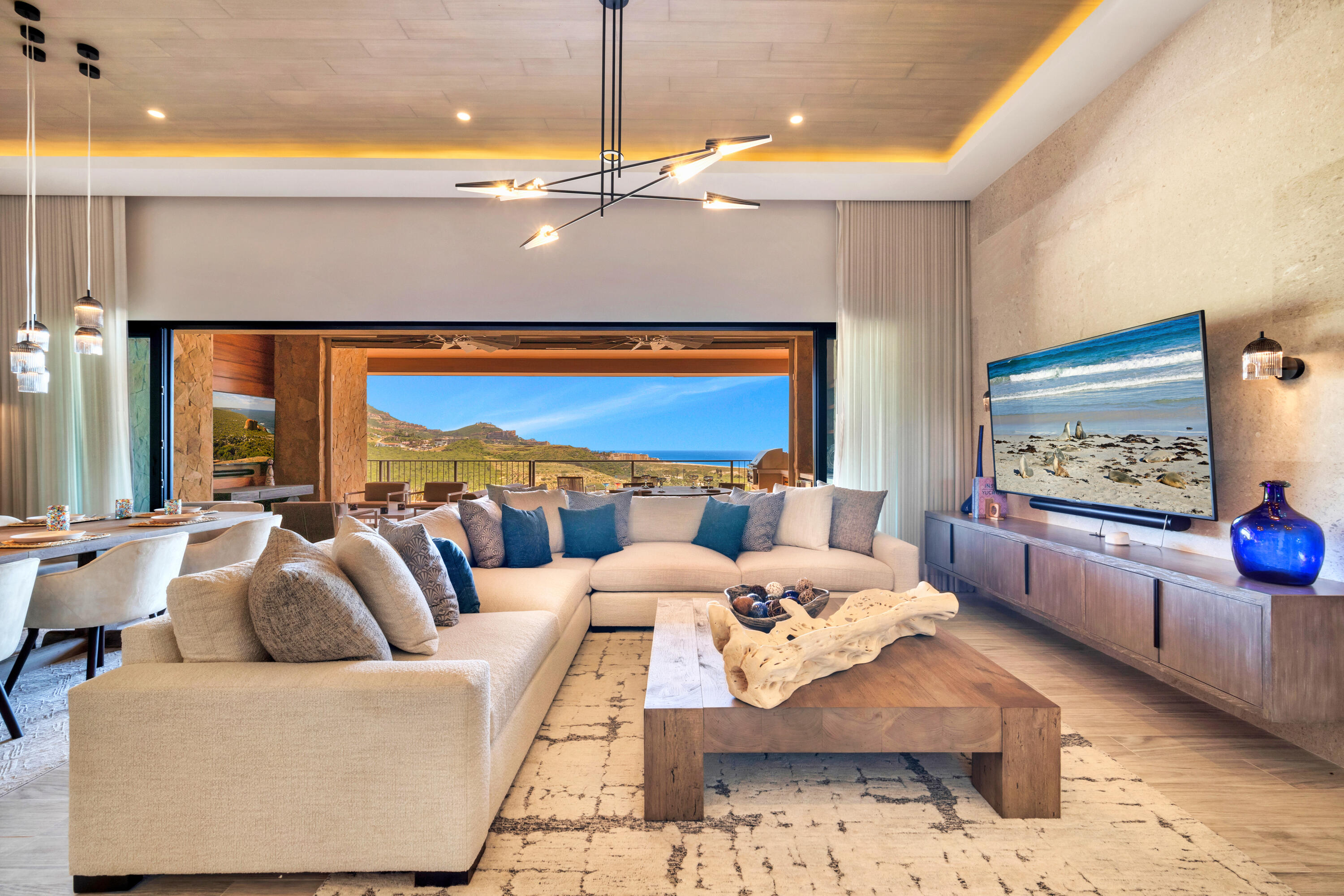 4 bedroom Turnkey Luxury Residence Condo, Alvar Front Row Ocean View PH