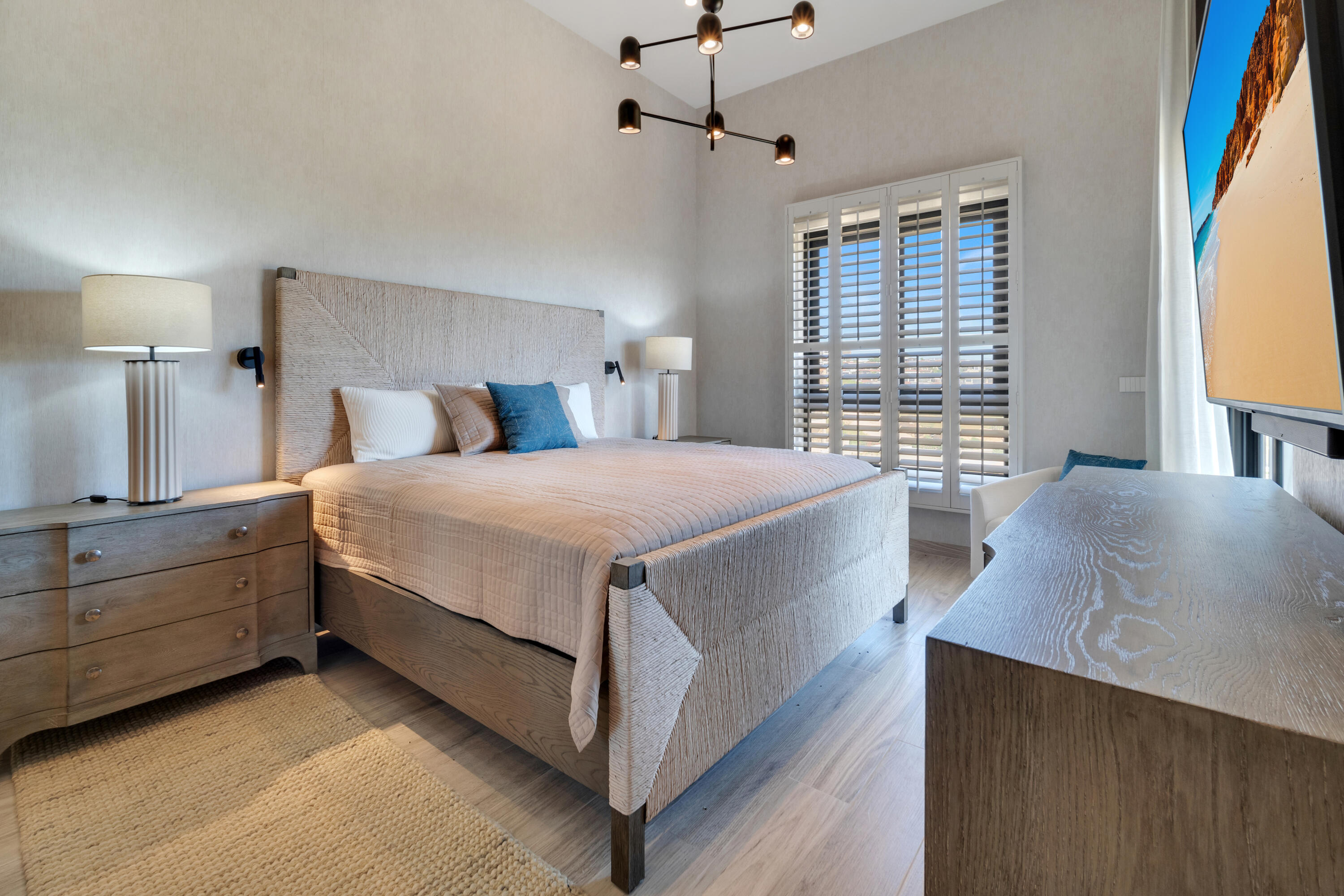 4 bedroom Turnkey Luxury Residence Condo, Alvar Front Row Ocean View PH