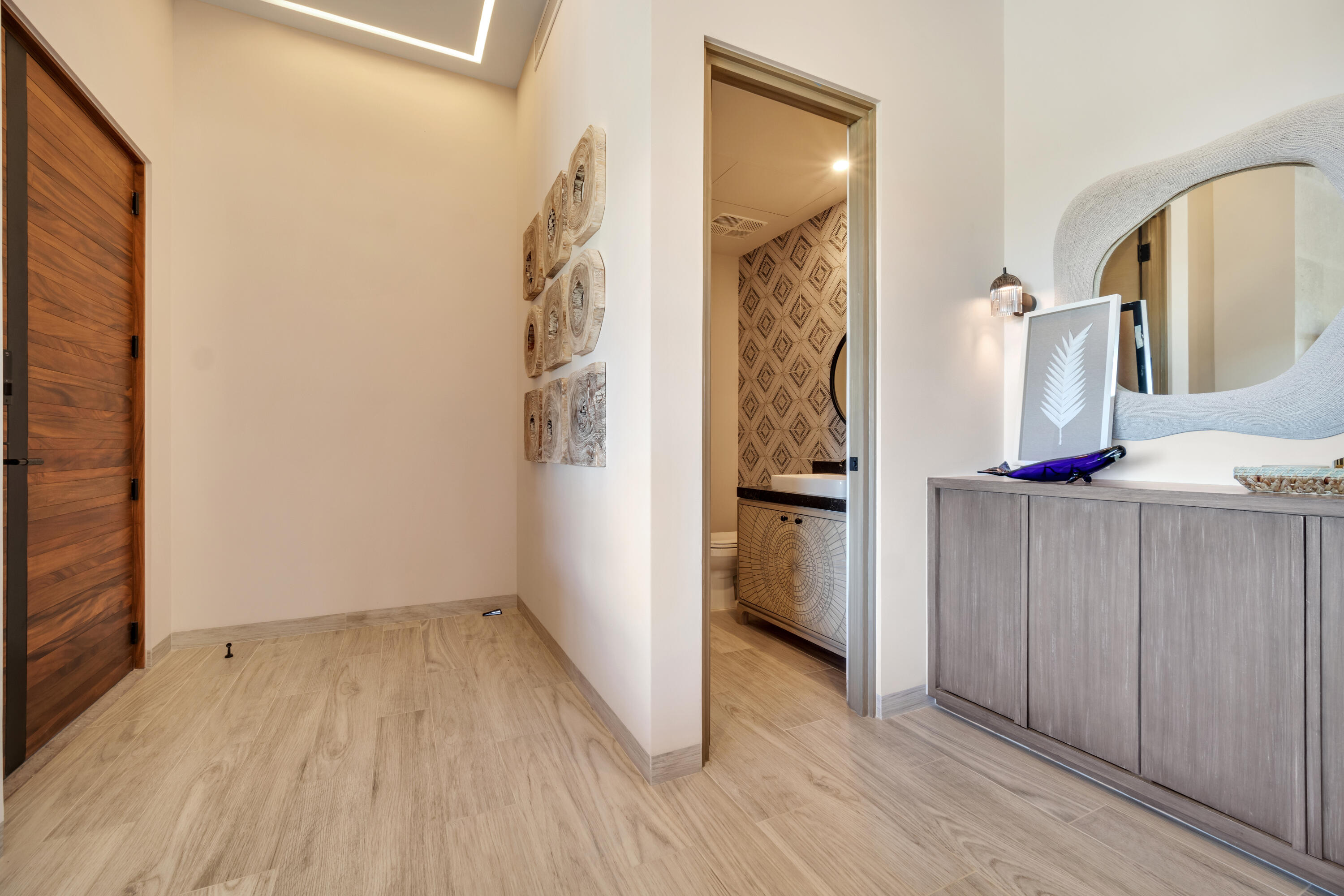 4 bedroom Turnkey Luxury Residence Condo, Alvar Front Row Ocean View PH