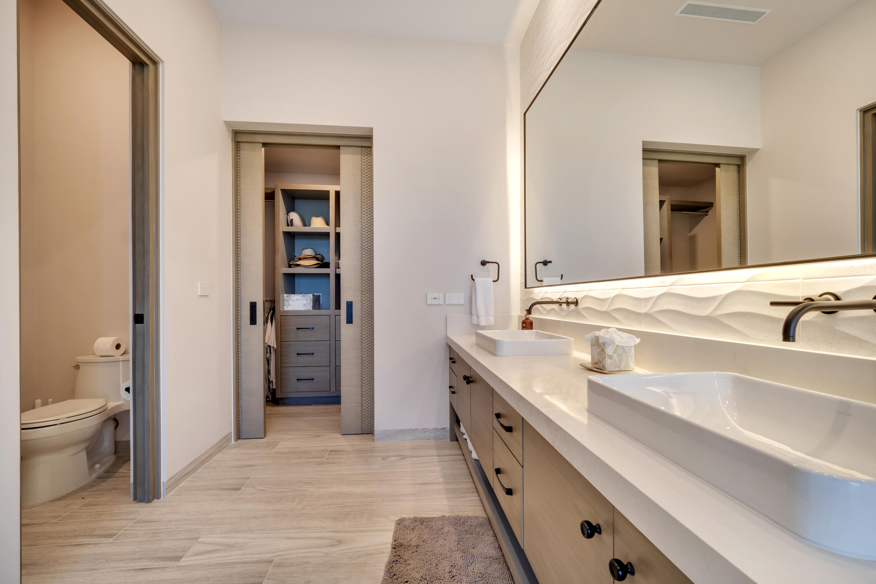 4 bedroom Turnkey Luxury Residence Condo, Alvar Front Row Ocean View PH