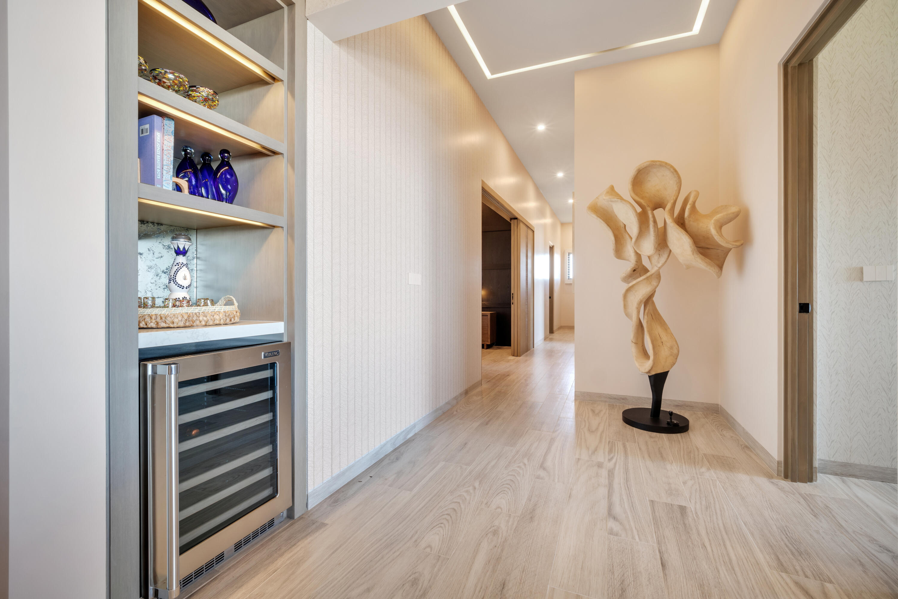 4 bedroom Turnkey Luxury Residence Condo, Alvar Front Row Ocean View PH