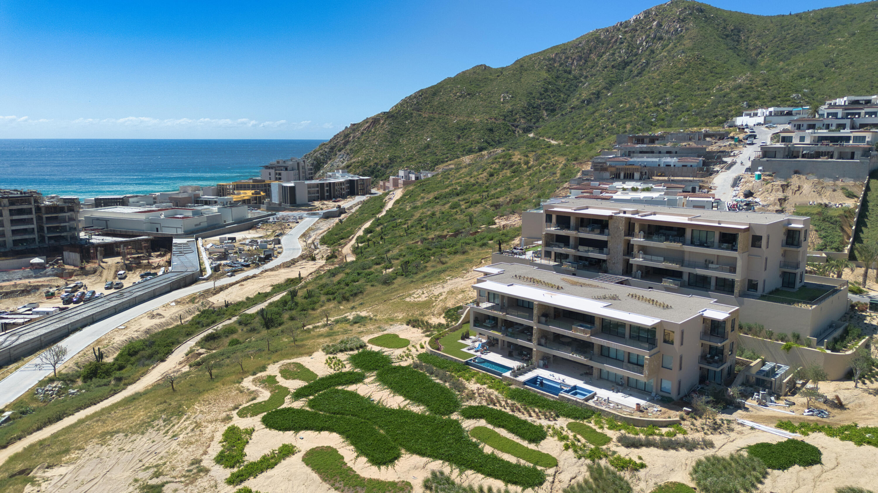 4 bedroom Turnkey Luxury Residence Condo, Alvar Front Row Ocean View PH