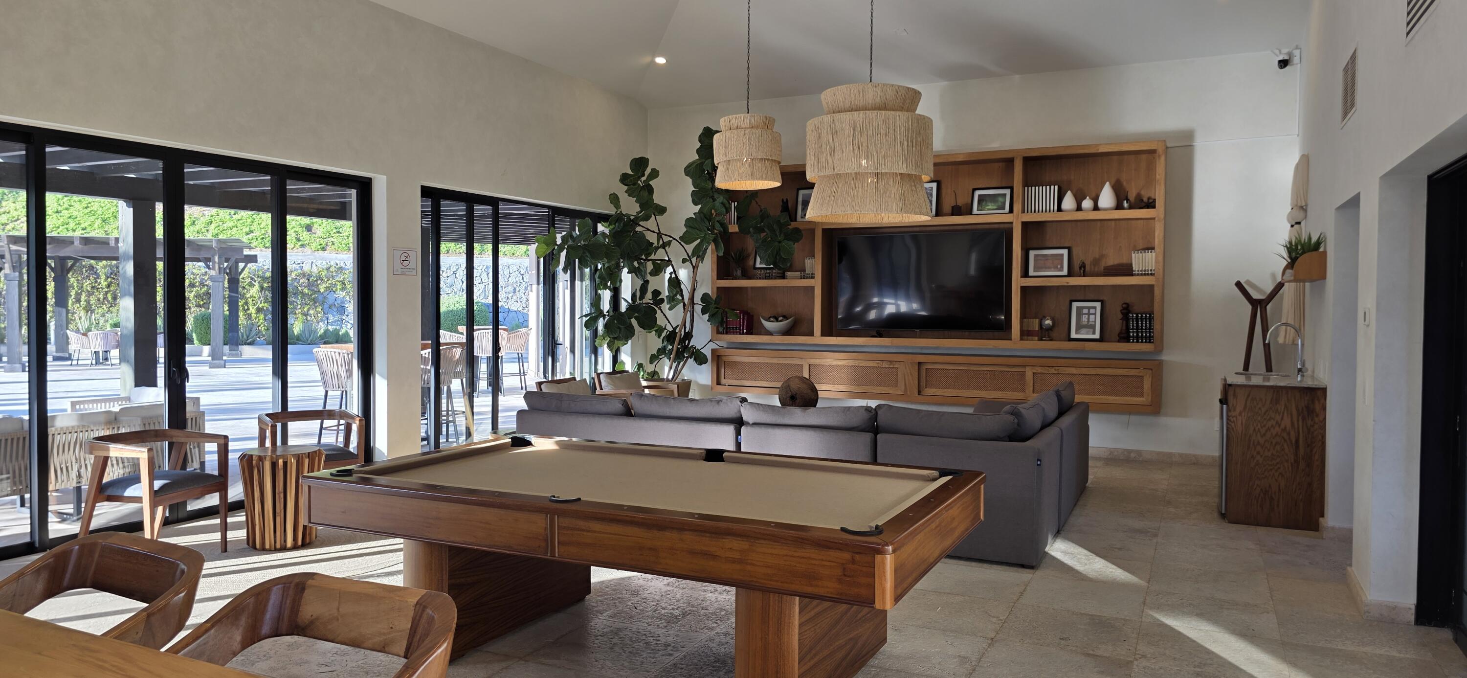 Moreli, Pentgarden Tramonti Condo