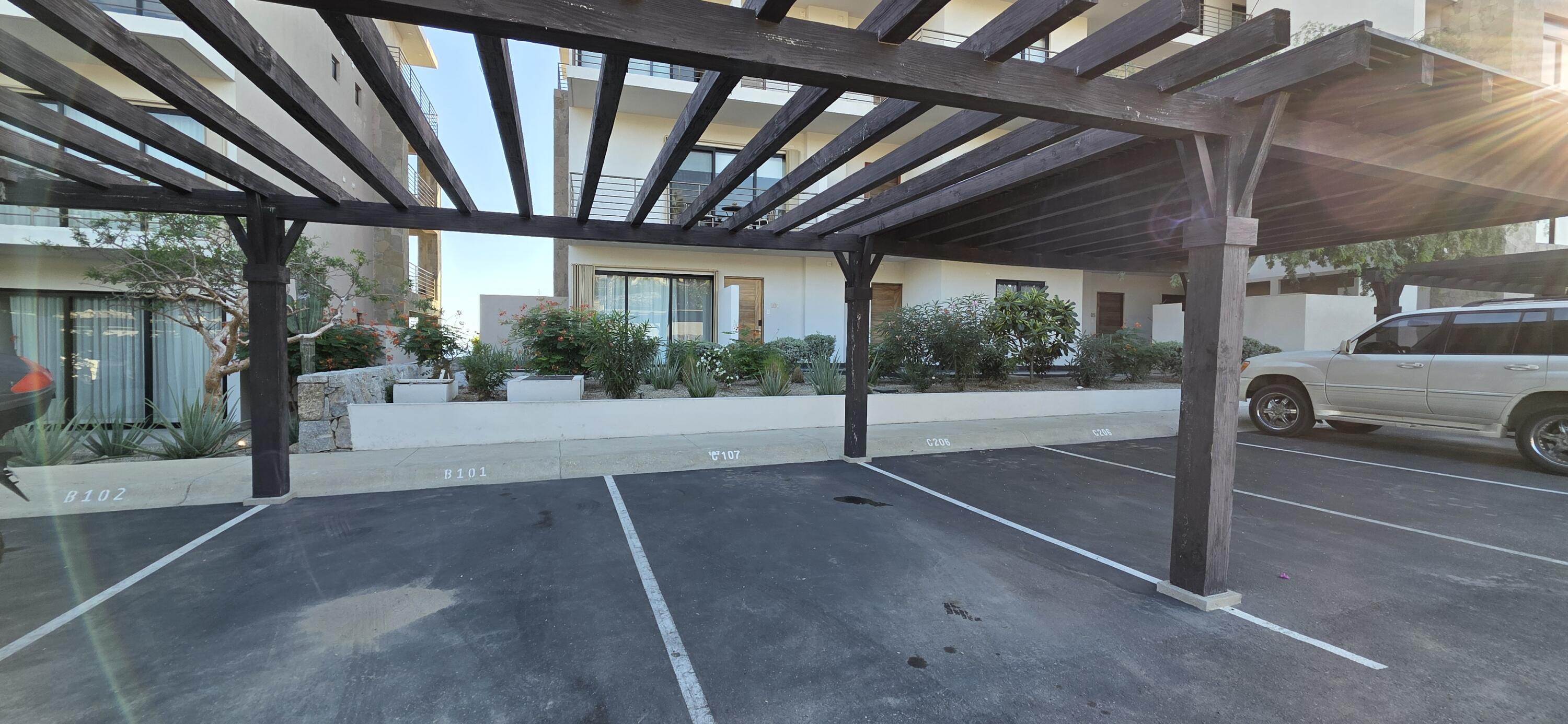 Moreli, Pentgarden Tramonti Condo