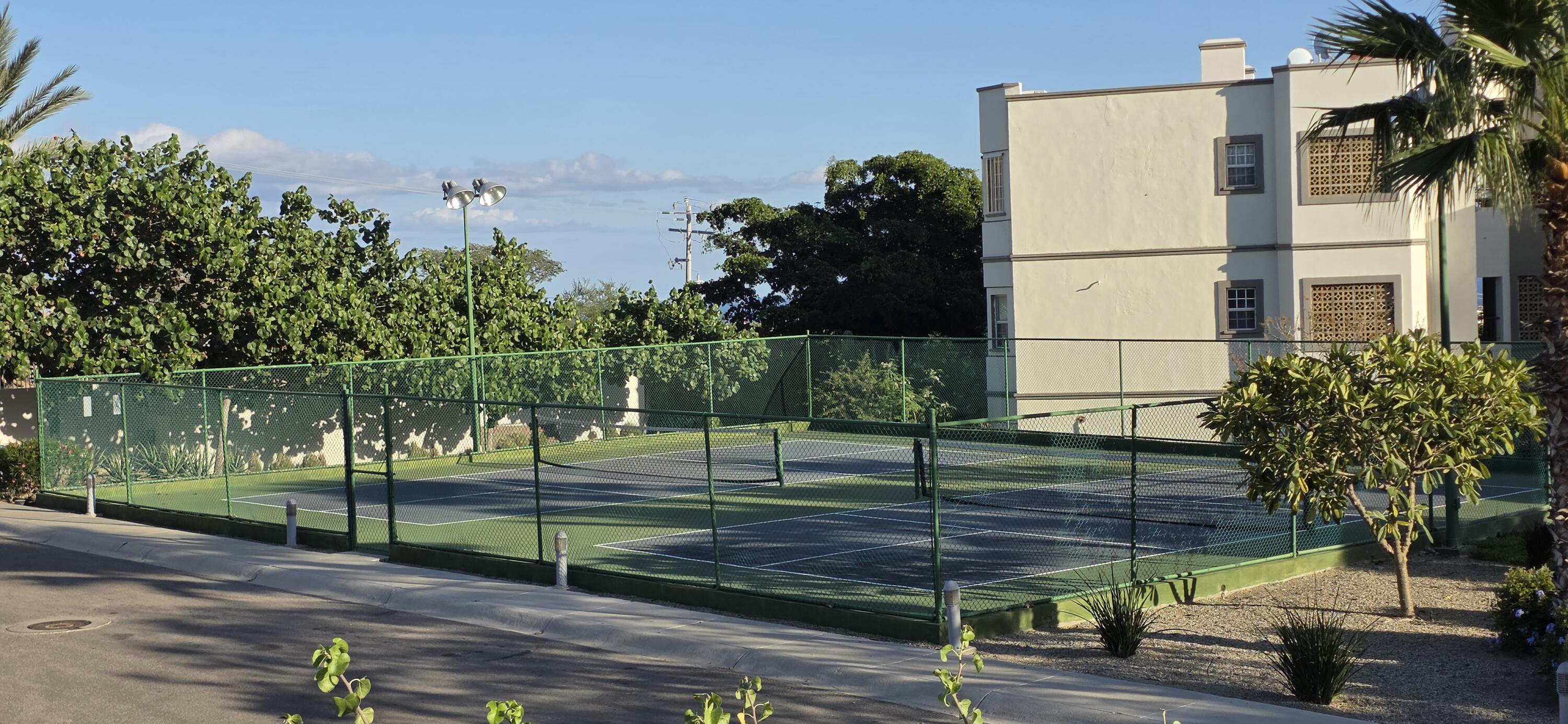 Moreli, Pentgarden Tramonti Condo