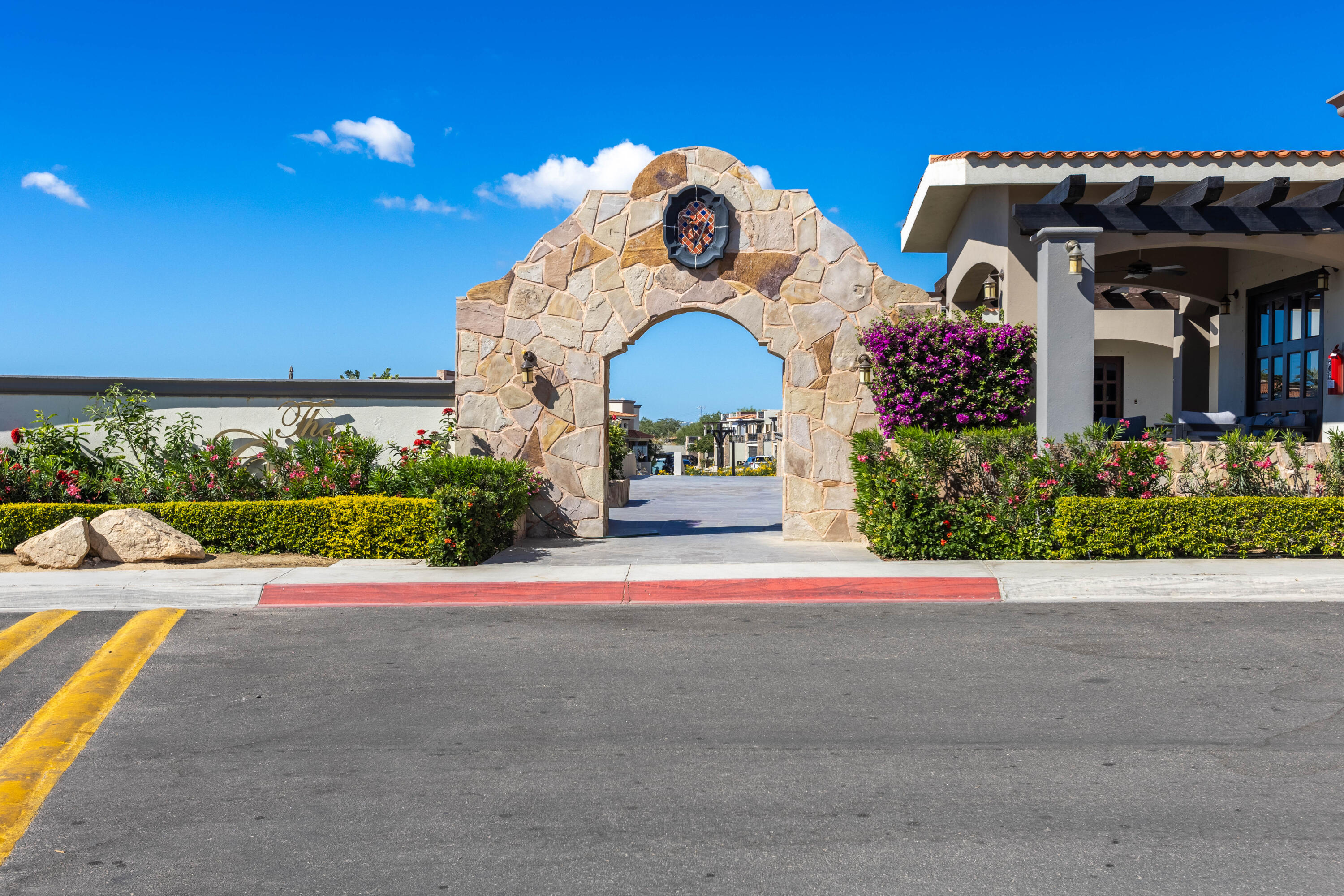 With Rooftop Ocean & City View, Single Level Corner Home