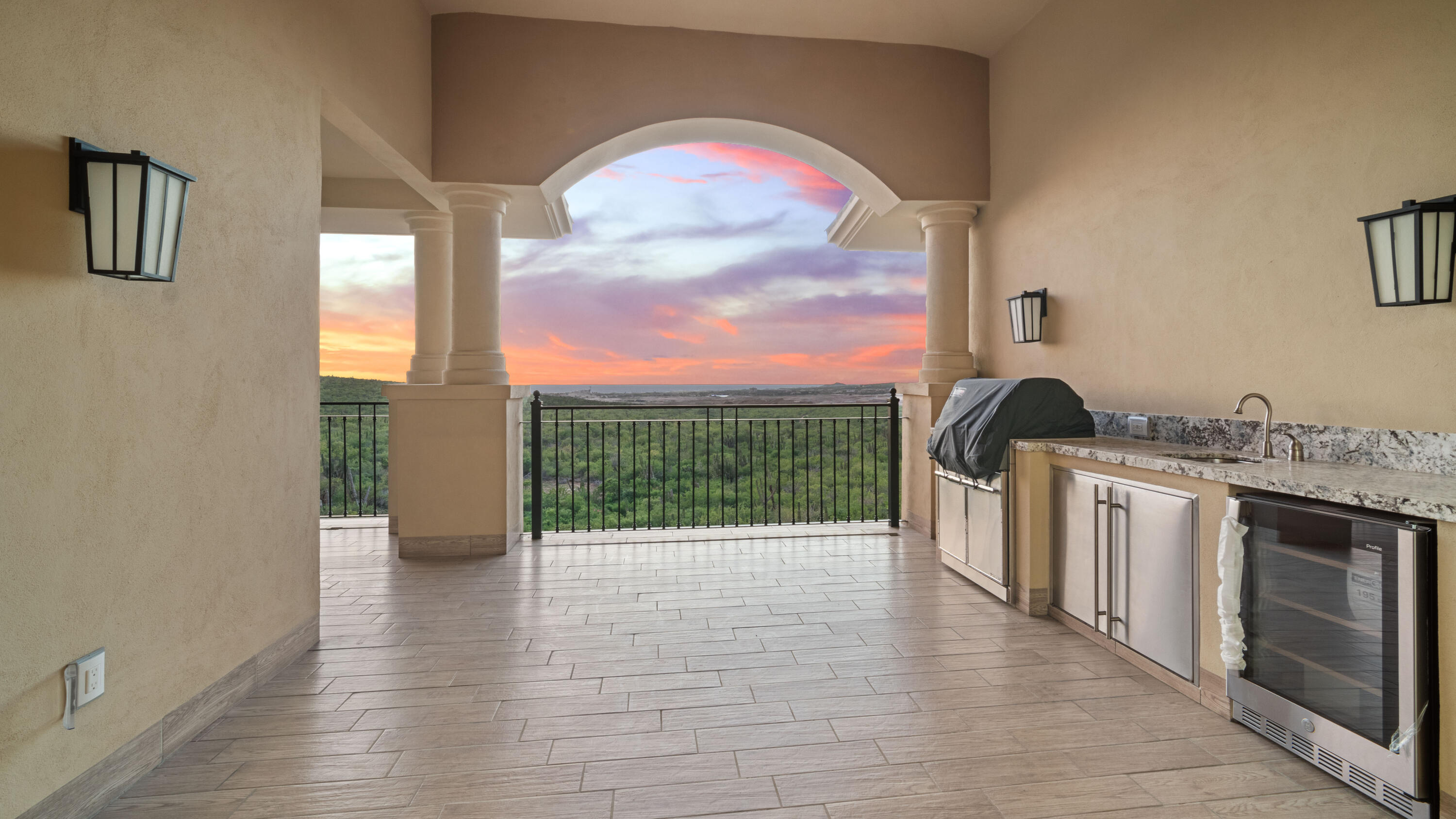 2 bed, 2 ba, Mavila Penthouse unit