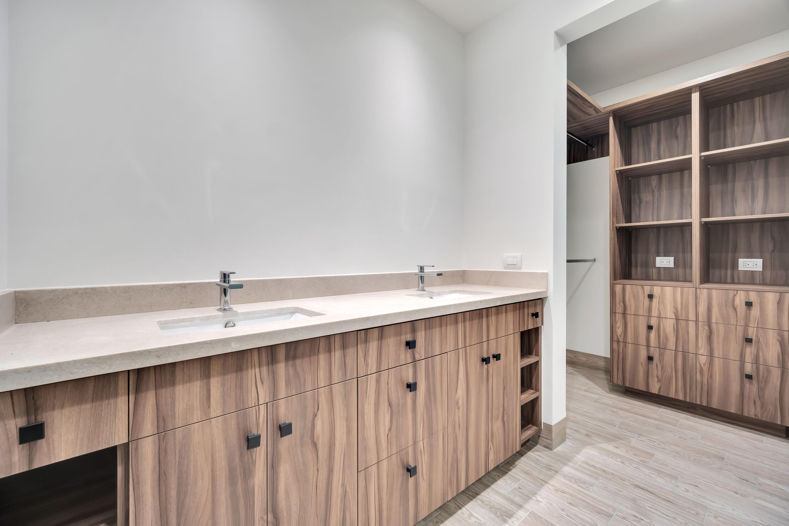 Seller Financing, Mavila 2 bed, 2 bath. Floor 2
