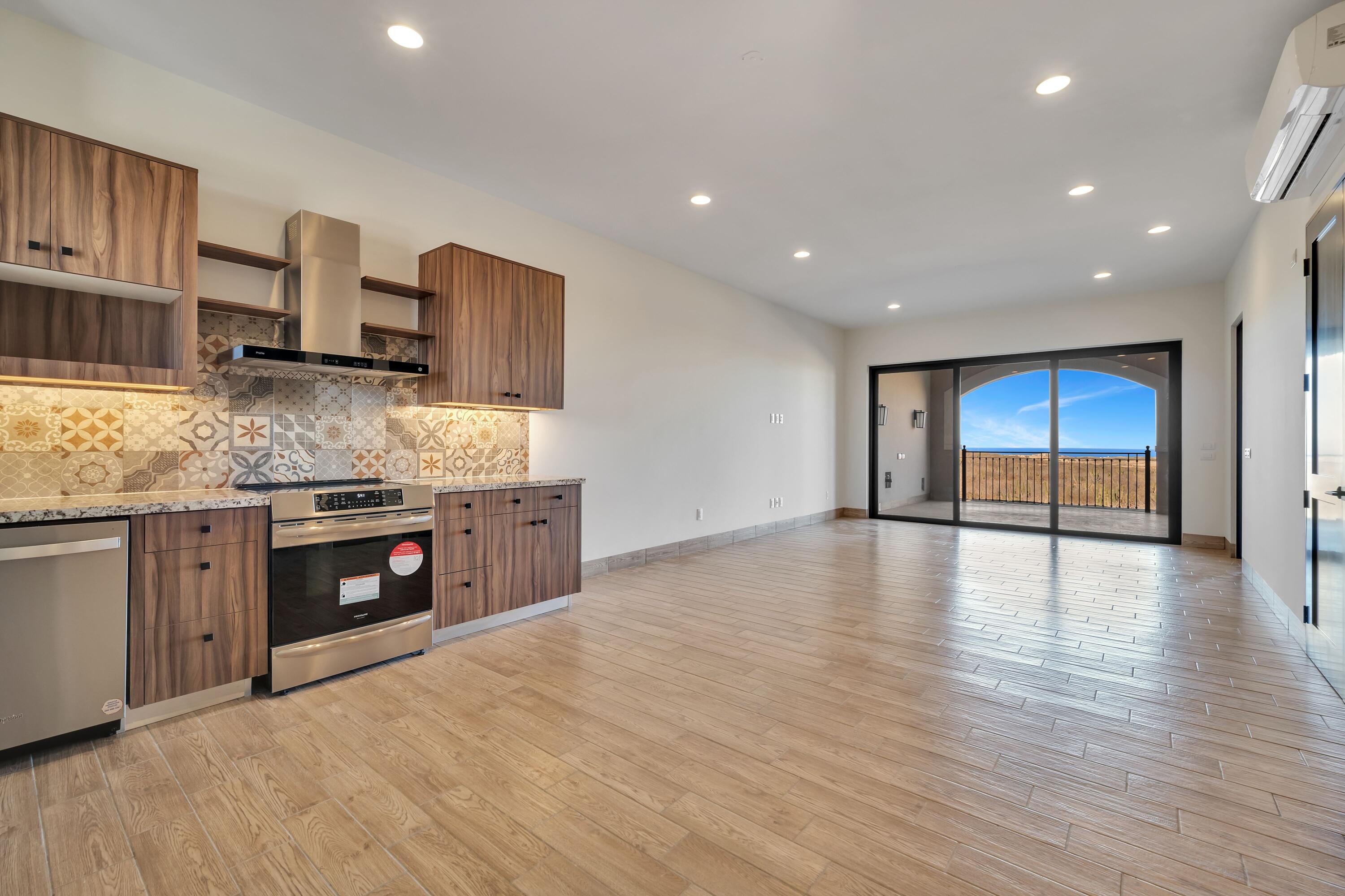 Seller Financing, Mavila 2 bed, 2 bath. Floor 2
