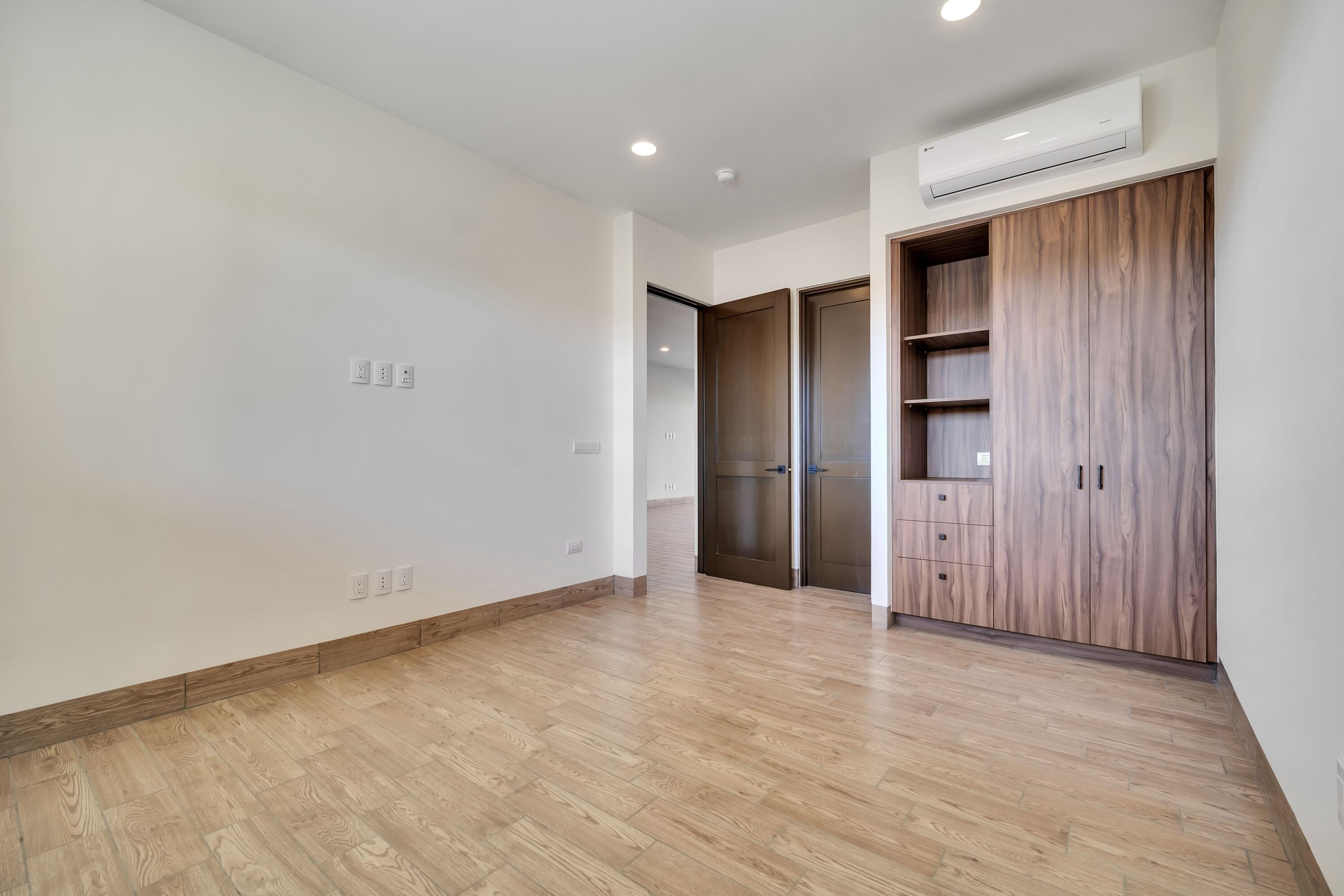 Seller Financing, Mavila 2 bed, 2 bath. Floor 2