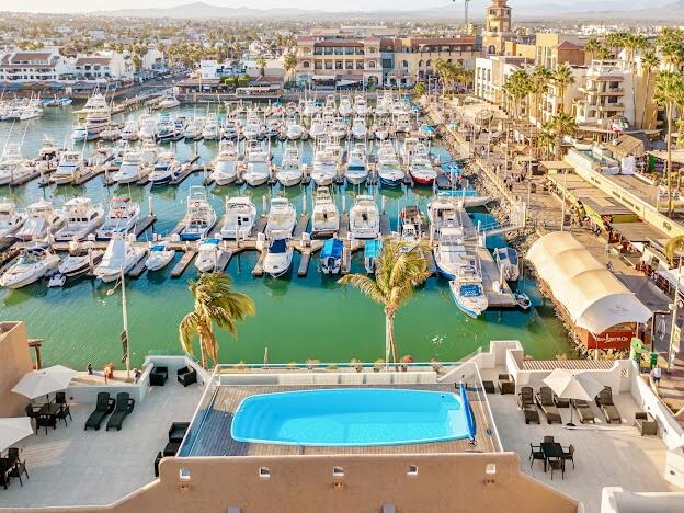 Marina Cabo Plaza