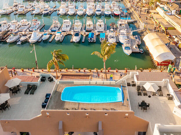 Marina Cabo Plaza