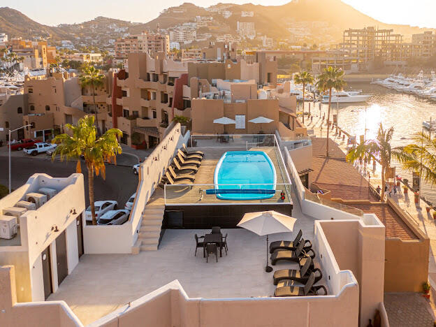 Marina Cabo Plaza
