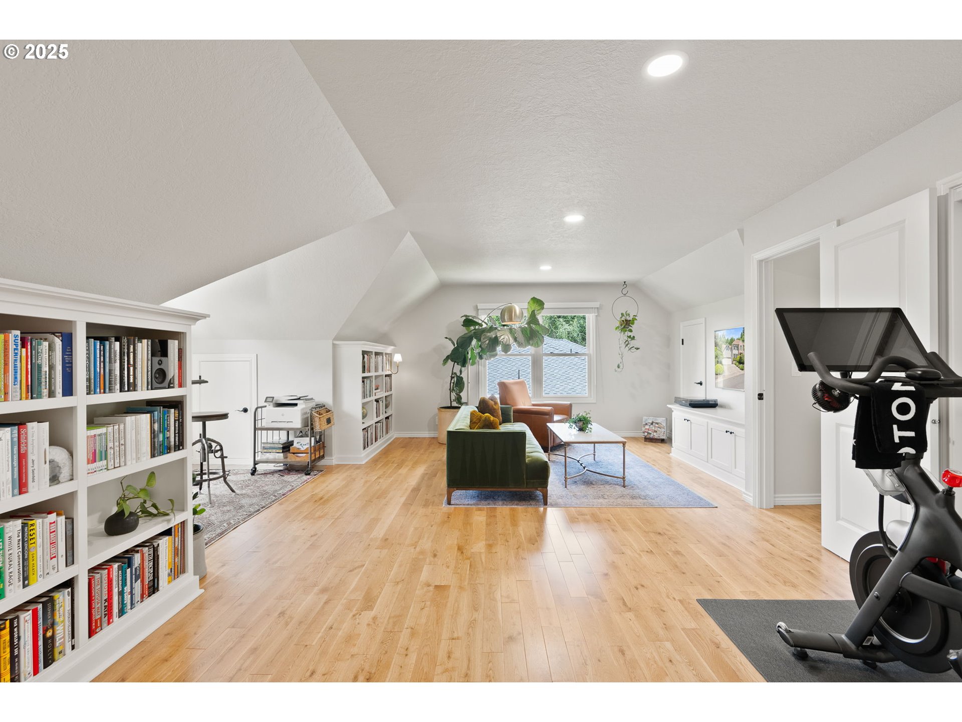 2927 TOLKIEN LN