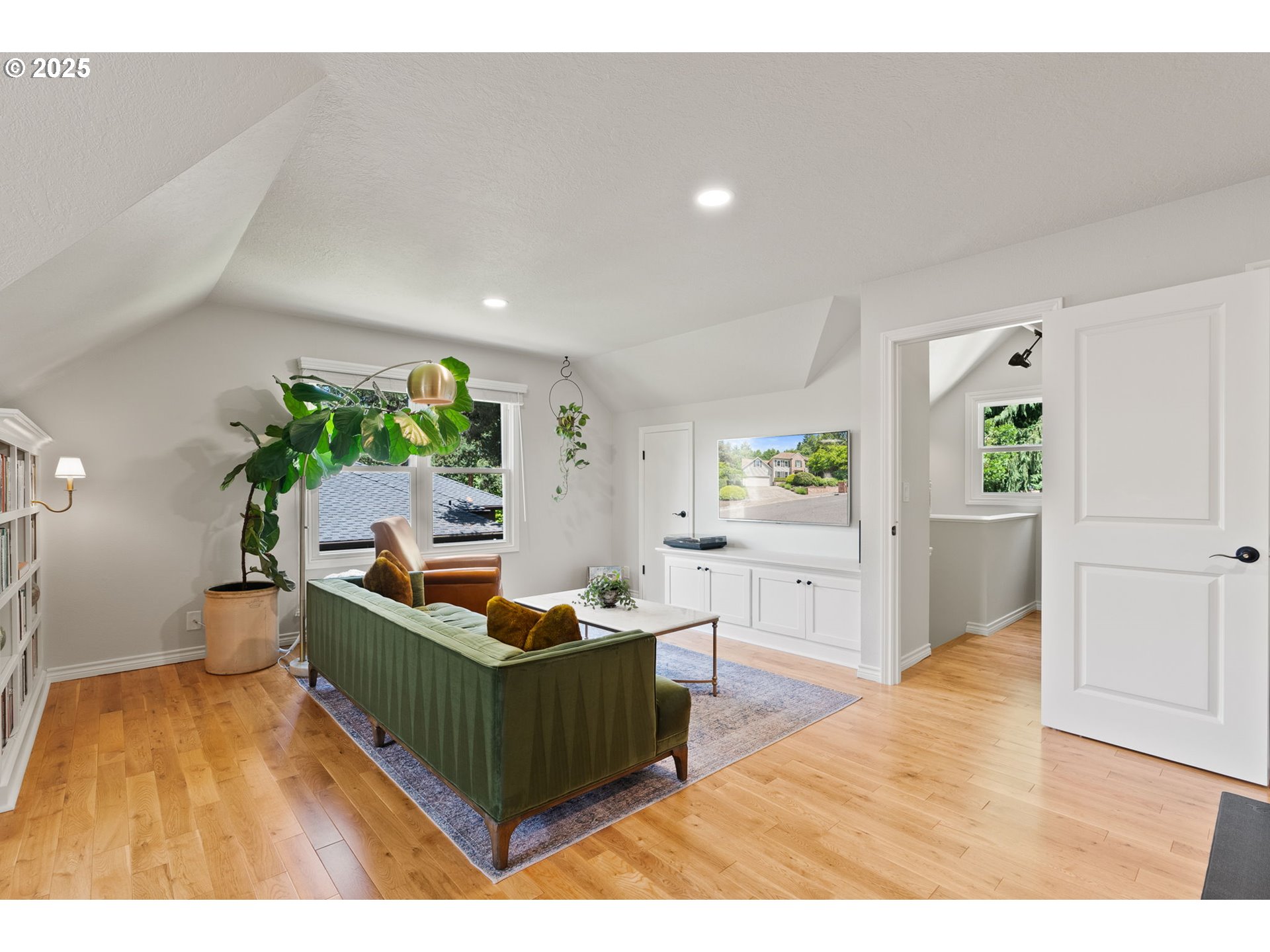 2927 TOLKIEN LN