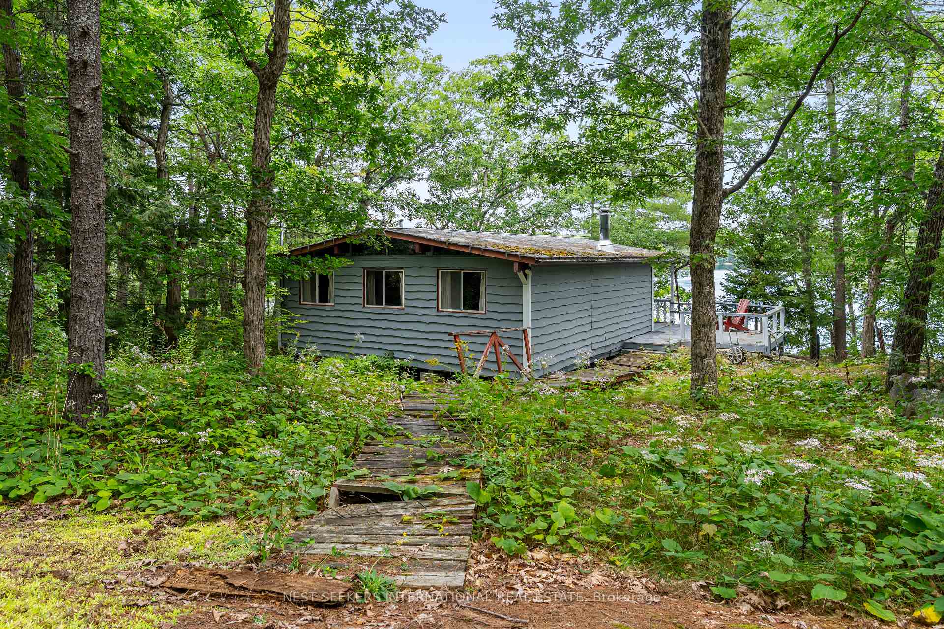 1327-1329 Woodland Drive
