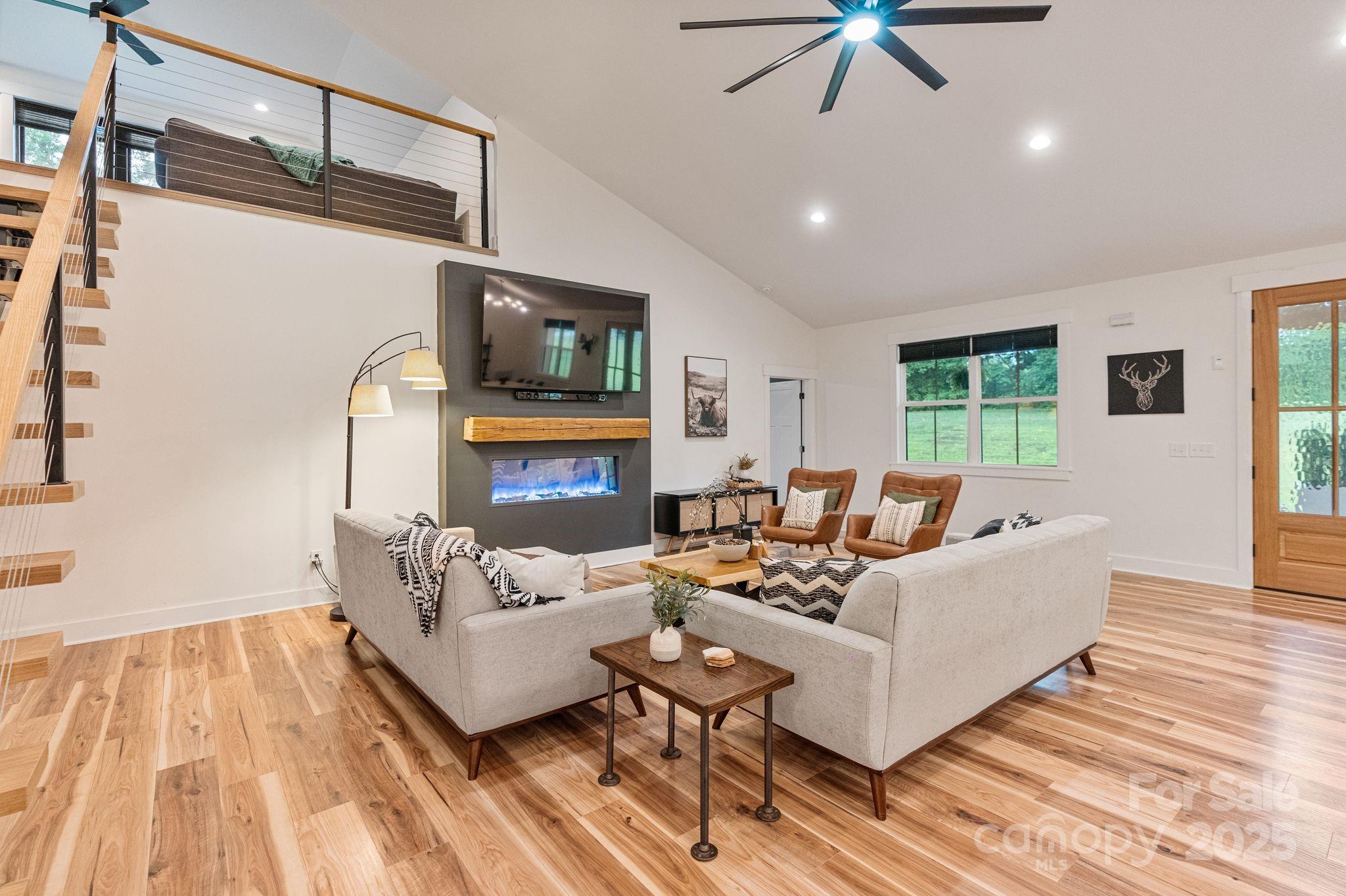 13546 W Highway 55 Highway W