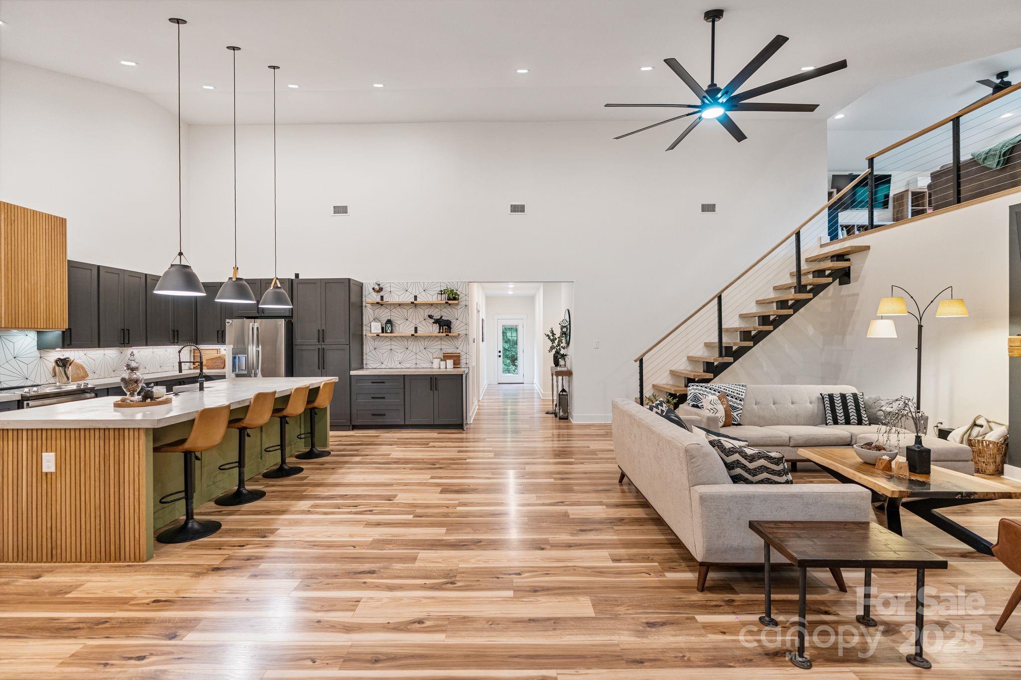 13546 W Highway 55 Highway W