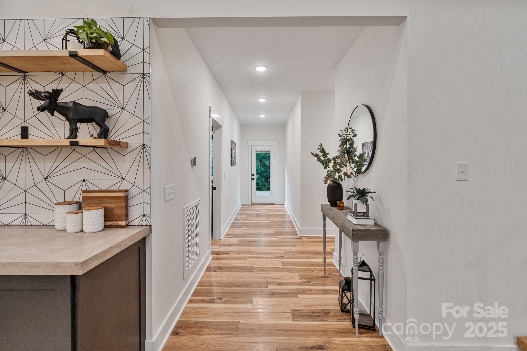 13546 W Highway 55 Highway W