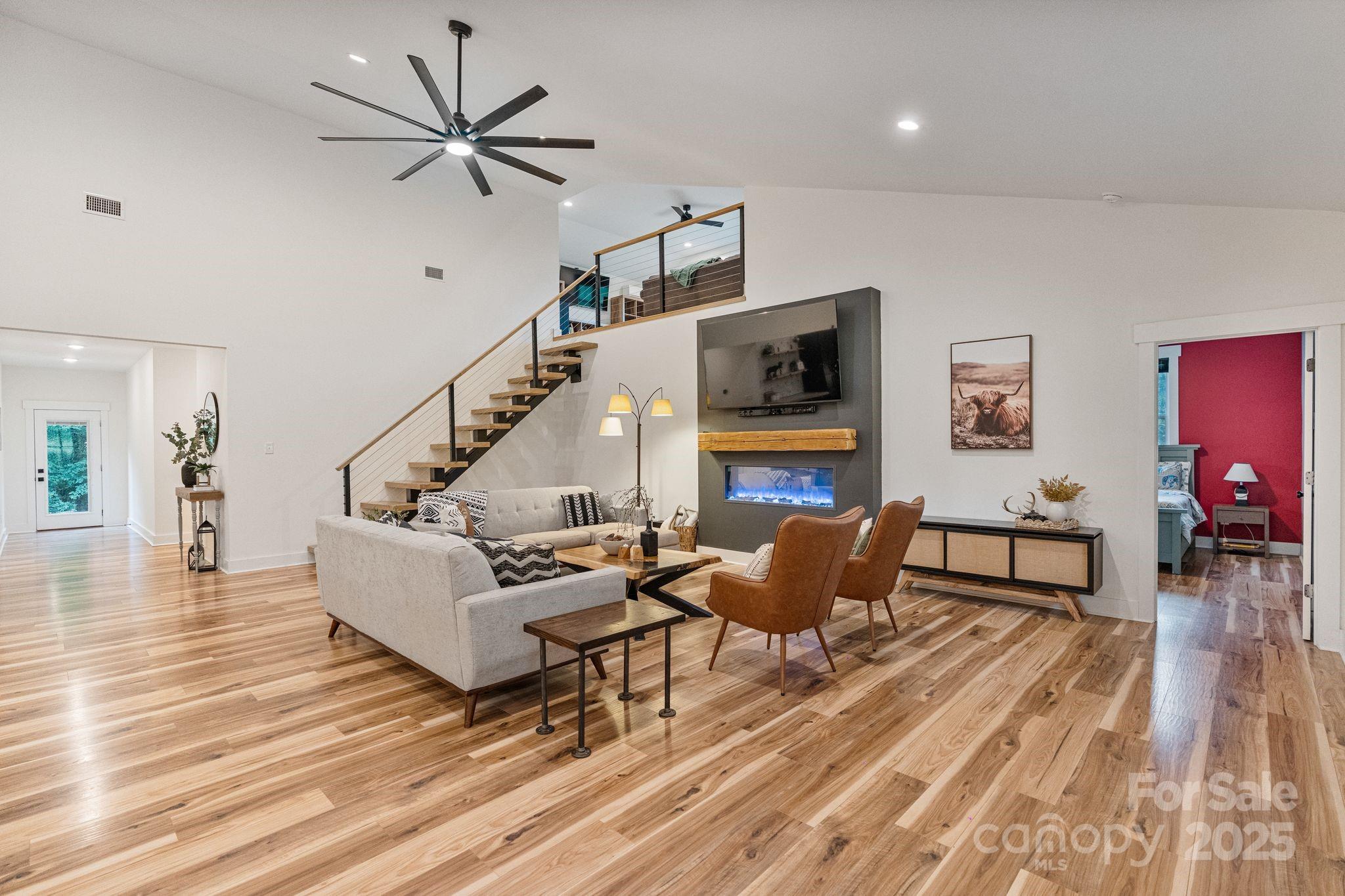 13546 W Highway 55 Highway W