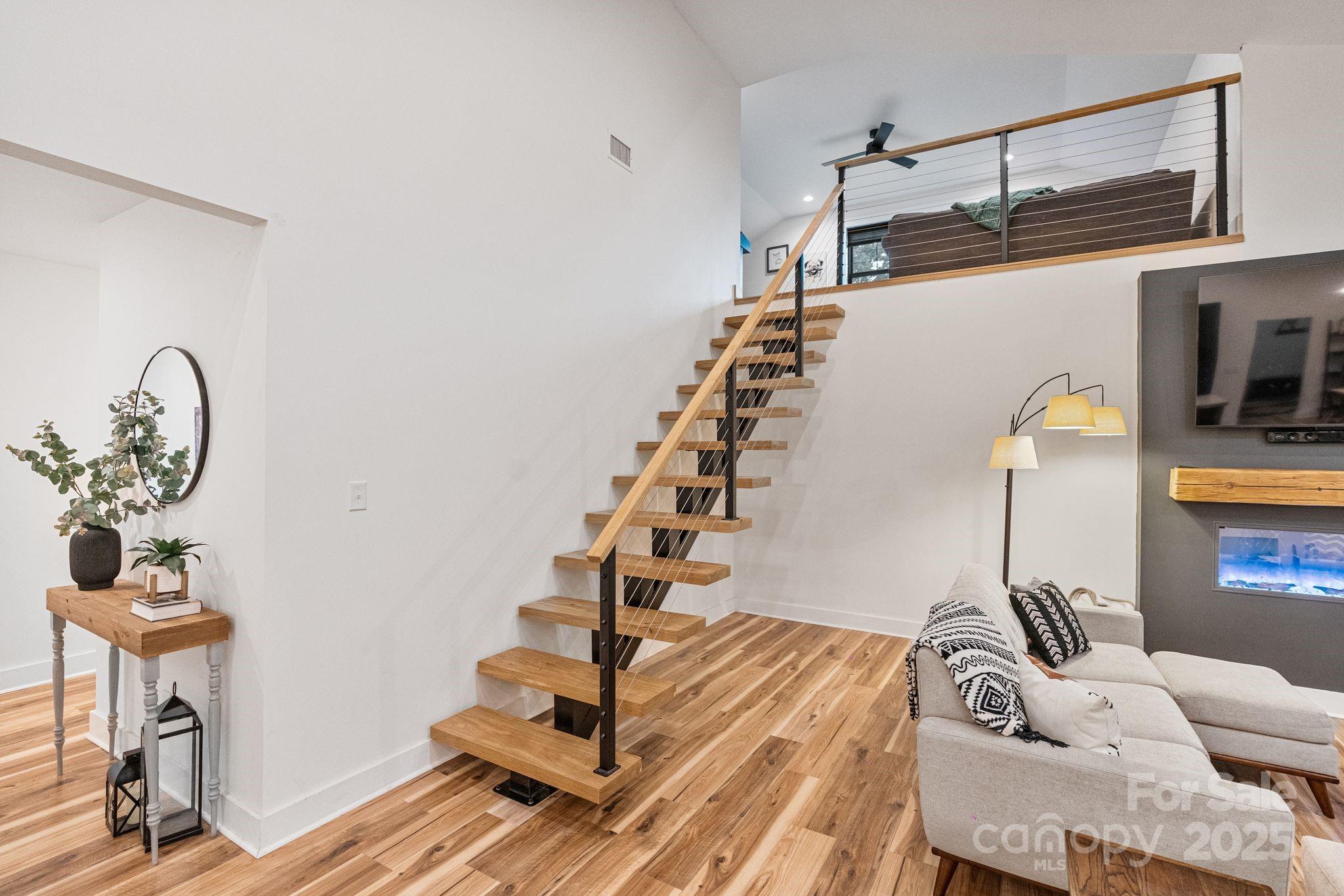 13546 W Highway 55 Highway W