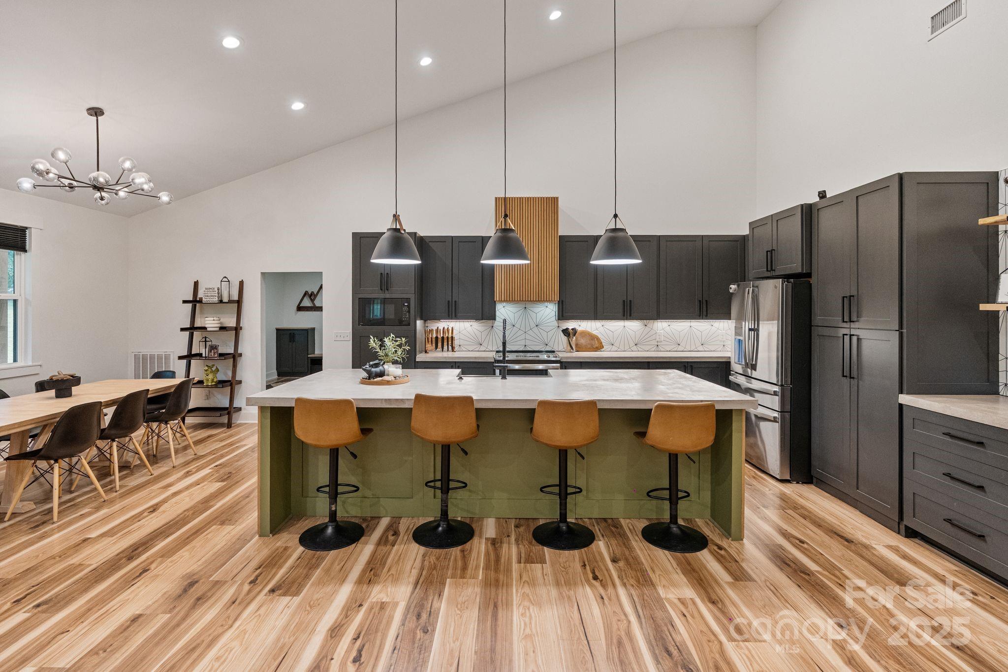 13546 W Highway 55 Highway W