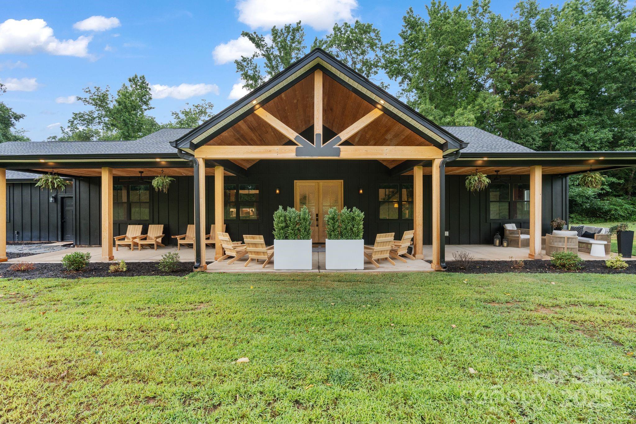 13546 W Highway 55 Highway W