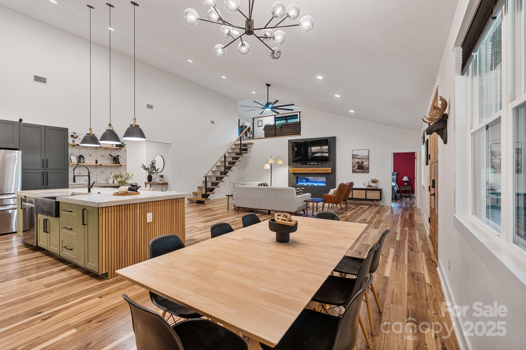 13546 W Highway 55 Highway W