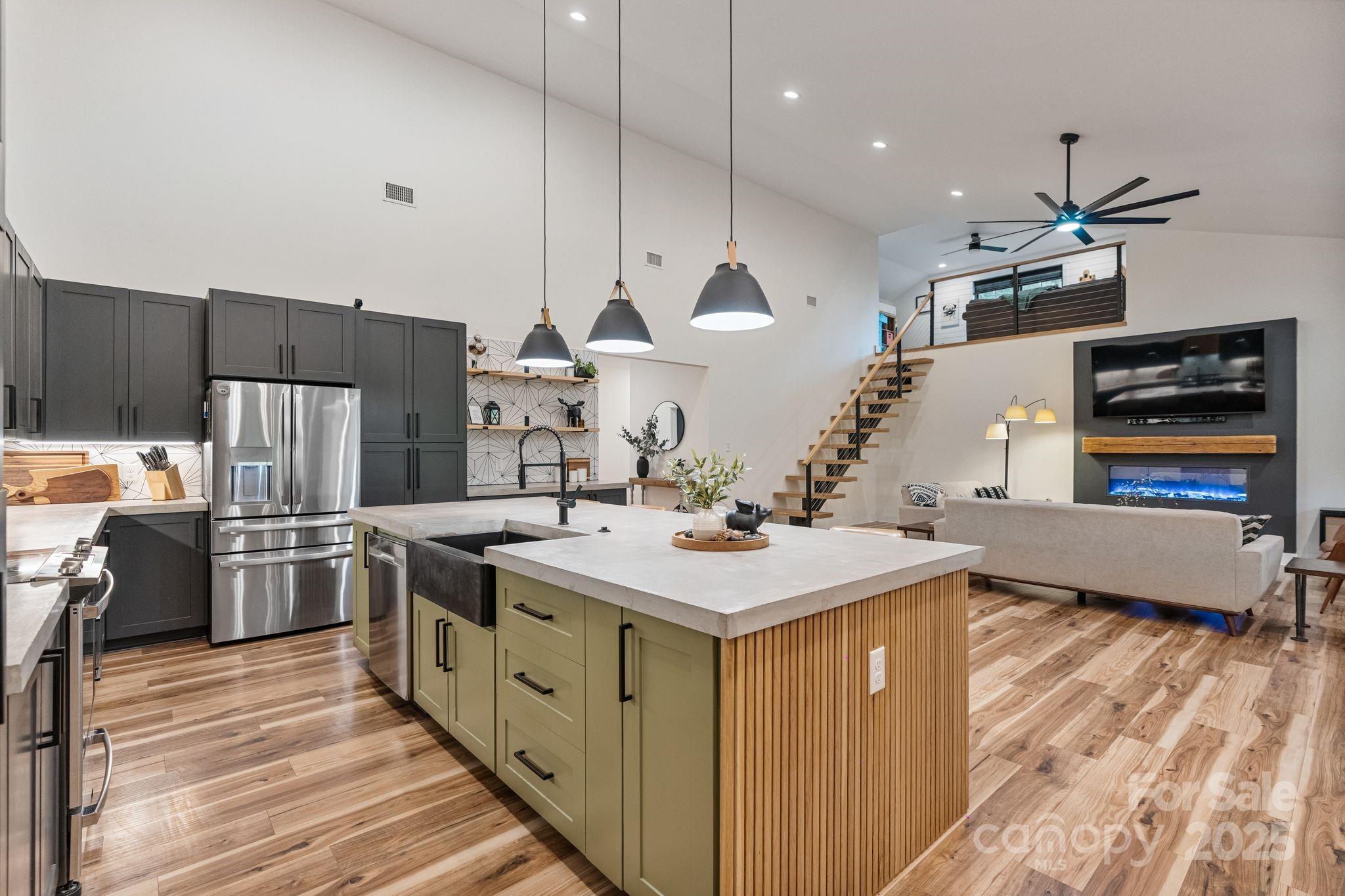 13546 W Highway 55 Highway W