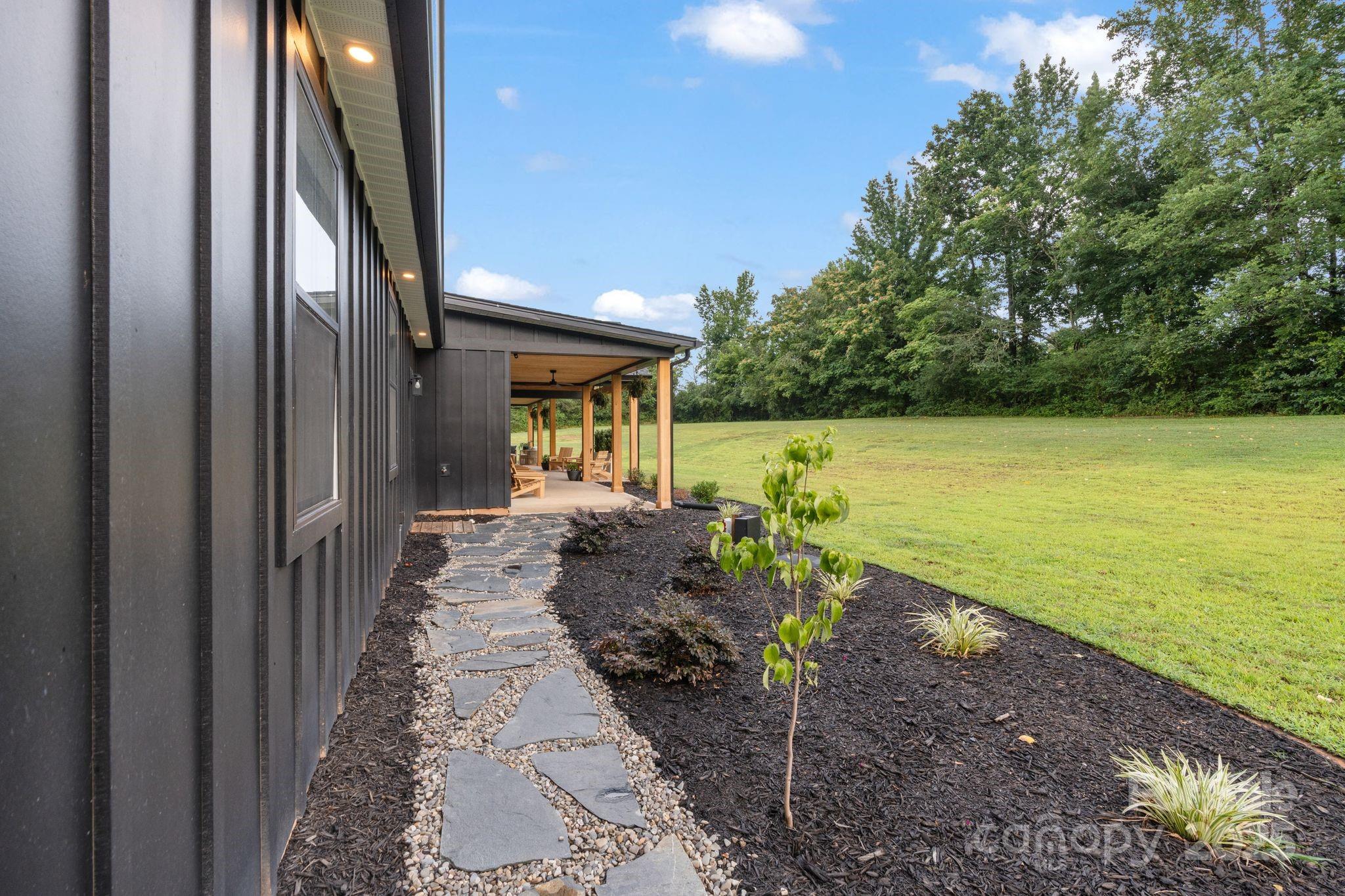 13546 W Highway 55 Highway W