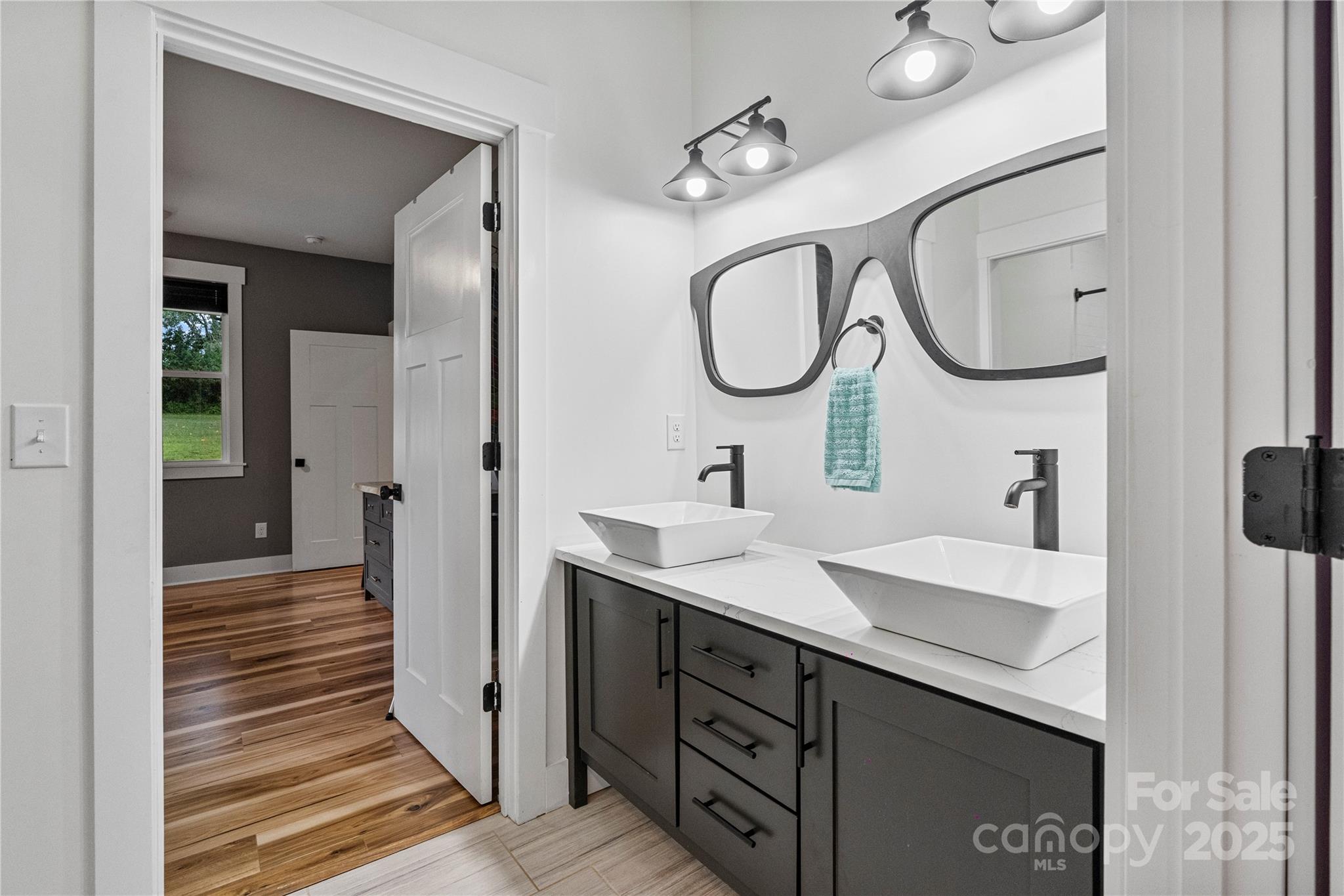 13546 W Highway 55 Highway W