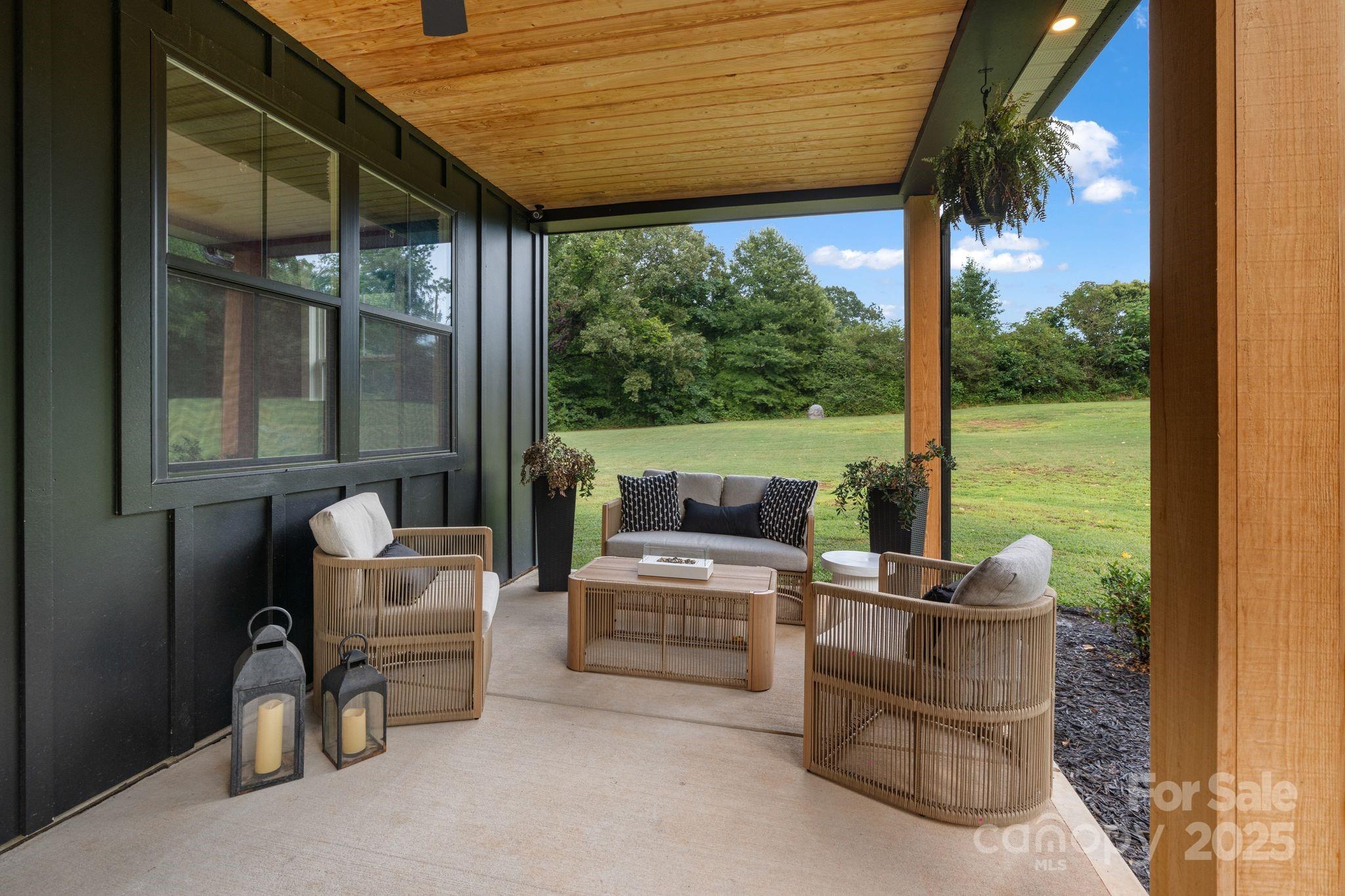 13546 W Highway 55 Highway W