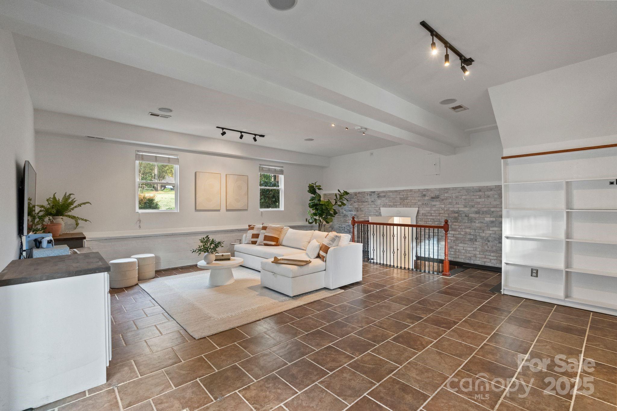 4625 Water Oak Drive